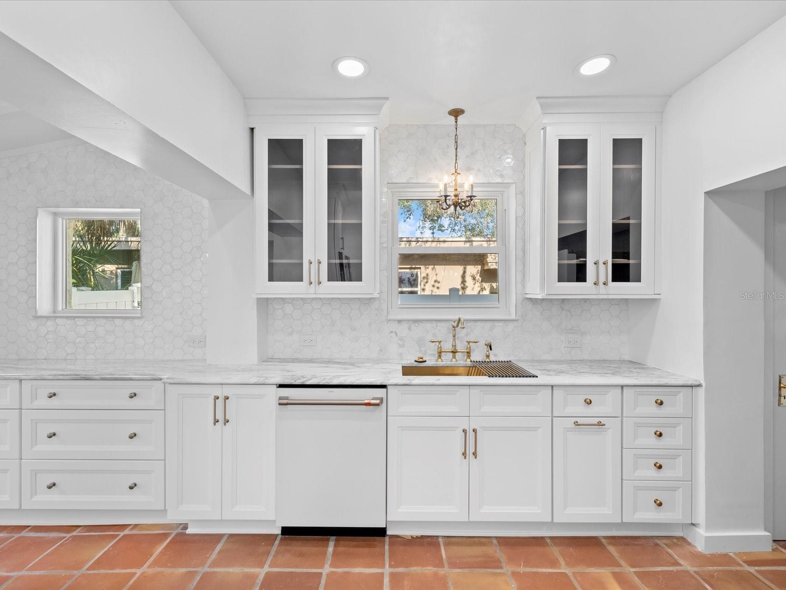 721 SNELL ISLE BLVD NE