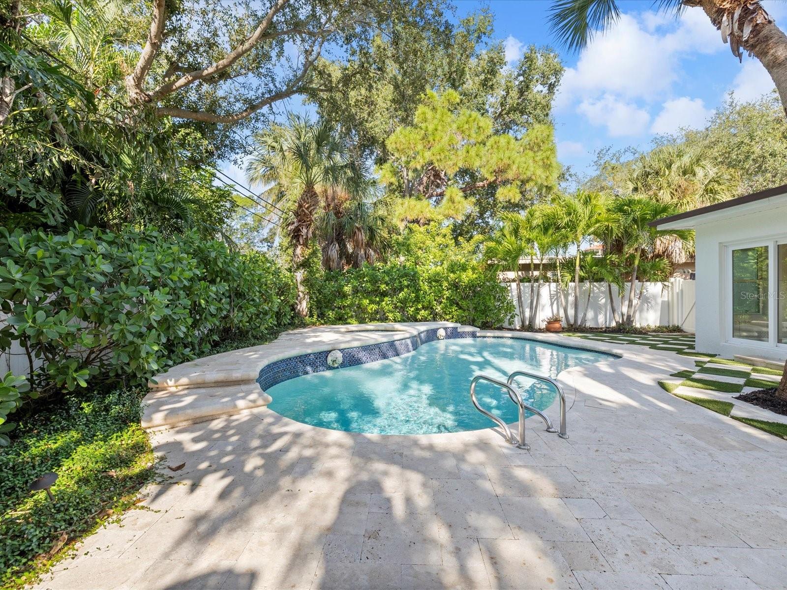 721 SNELL ISLE BLVD NE