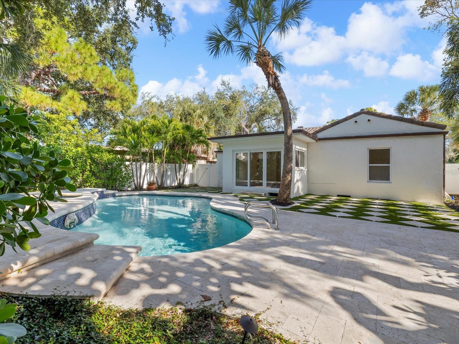 721 SNELL ISLE BLVD NE