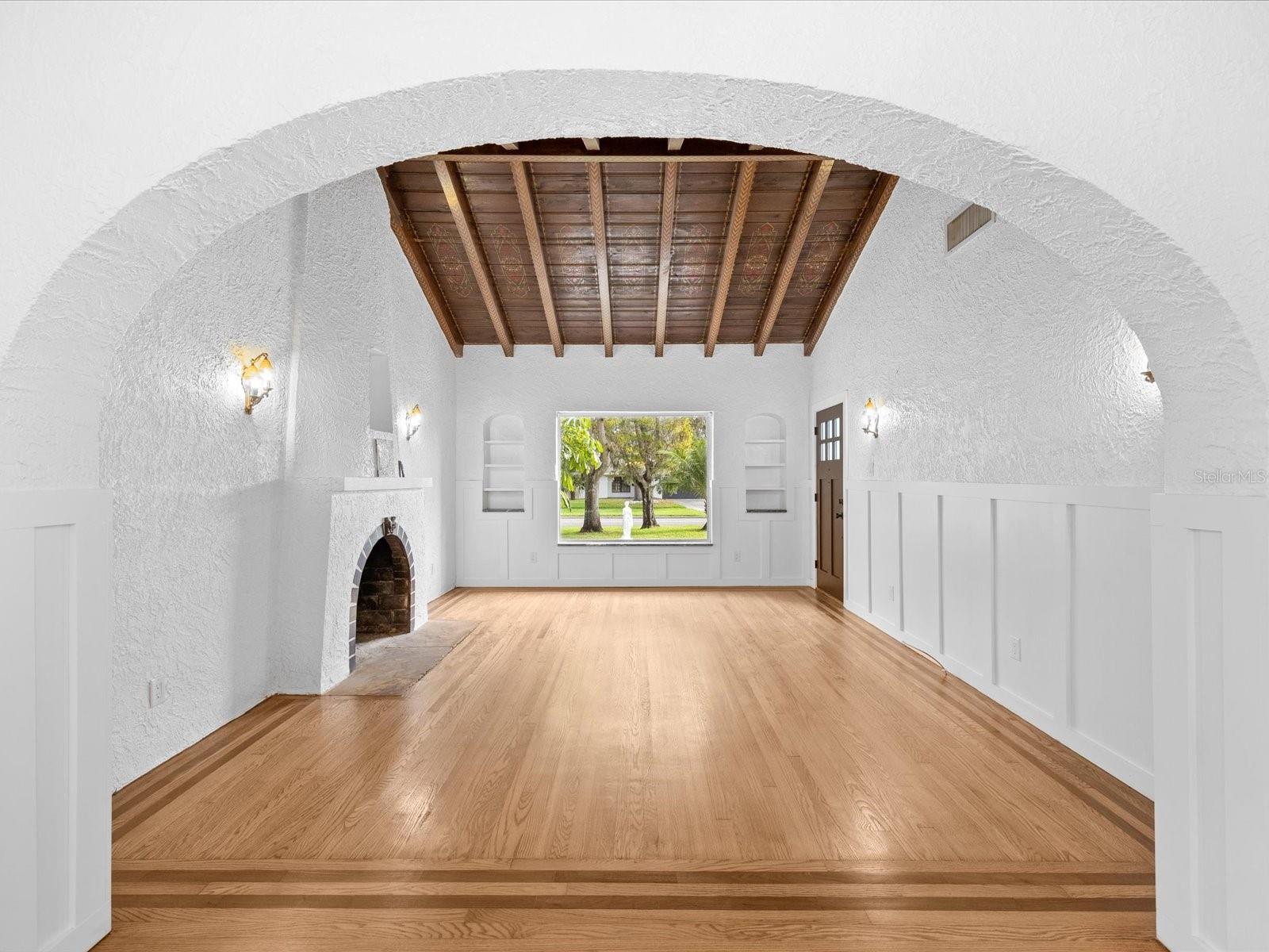 721 SNELL ISLE BLVD NE