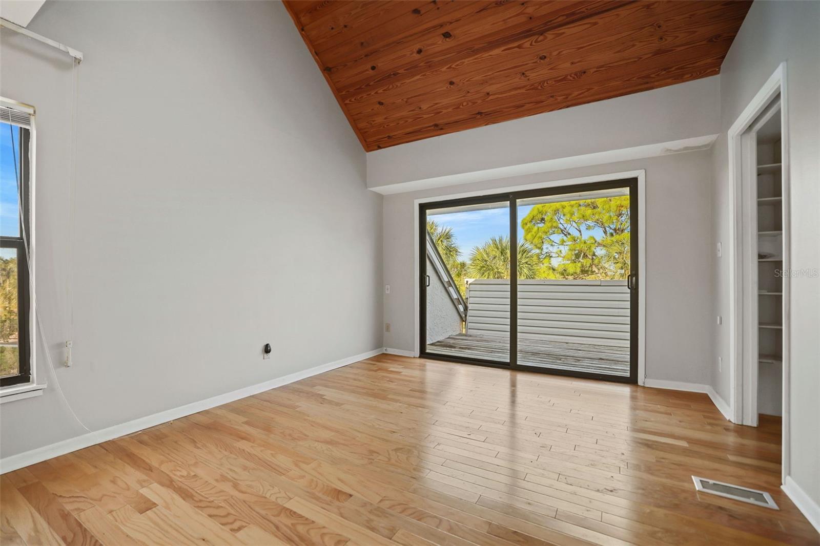 1355 PINELLAS BAYWAY S #19