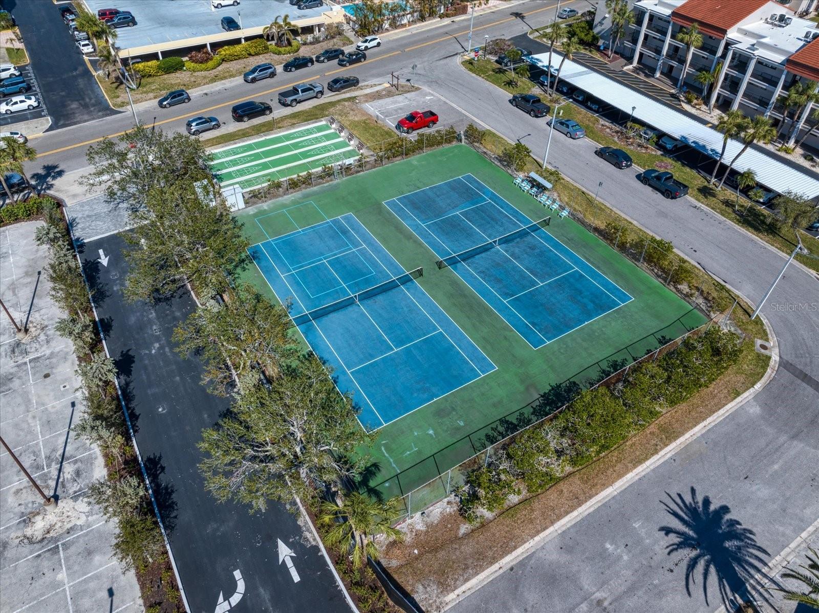 825 S GULFVIEW BLVD #202