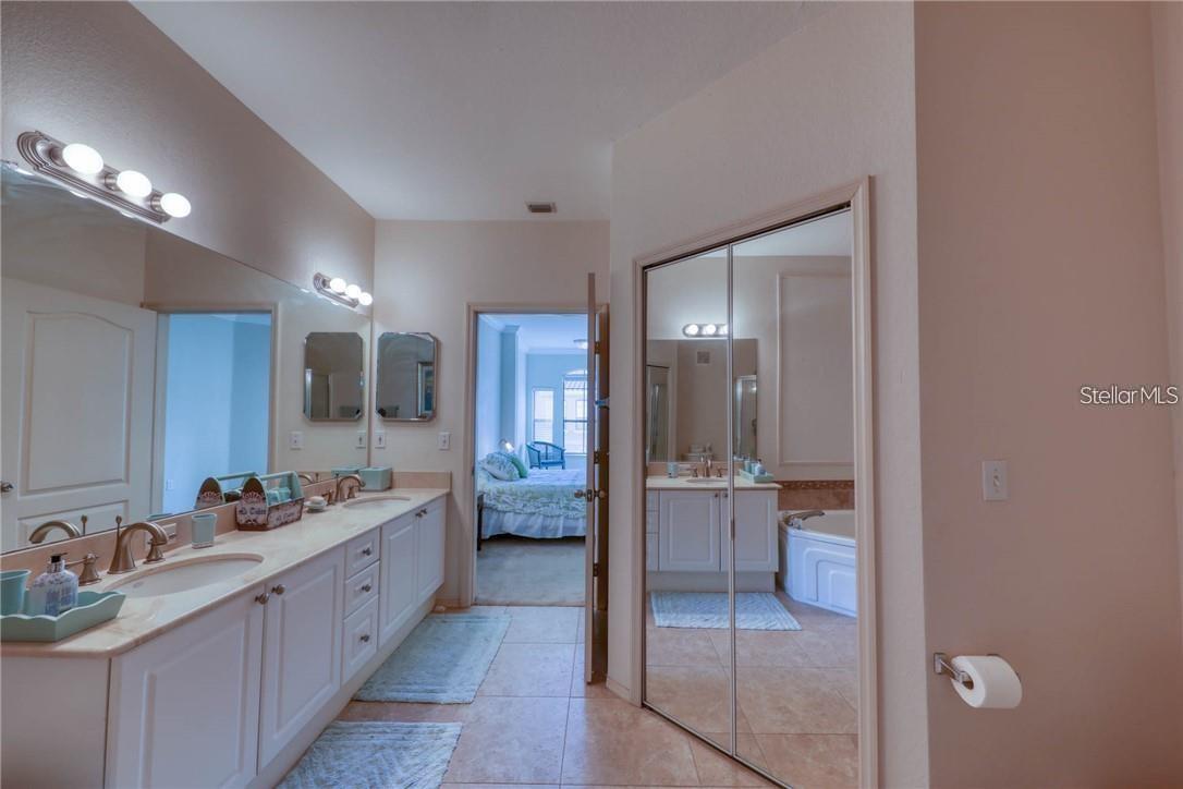 2733 VIA CIPRIANI #830B