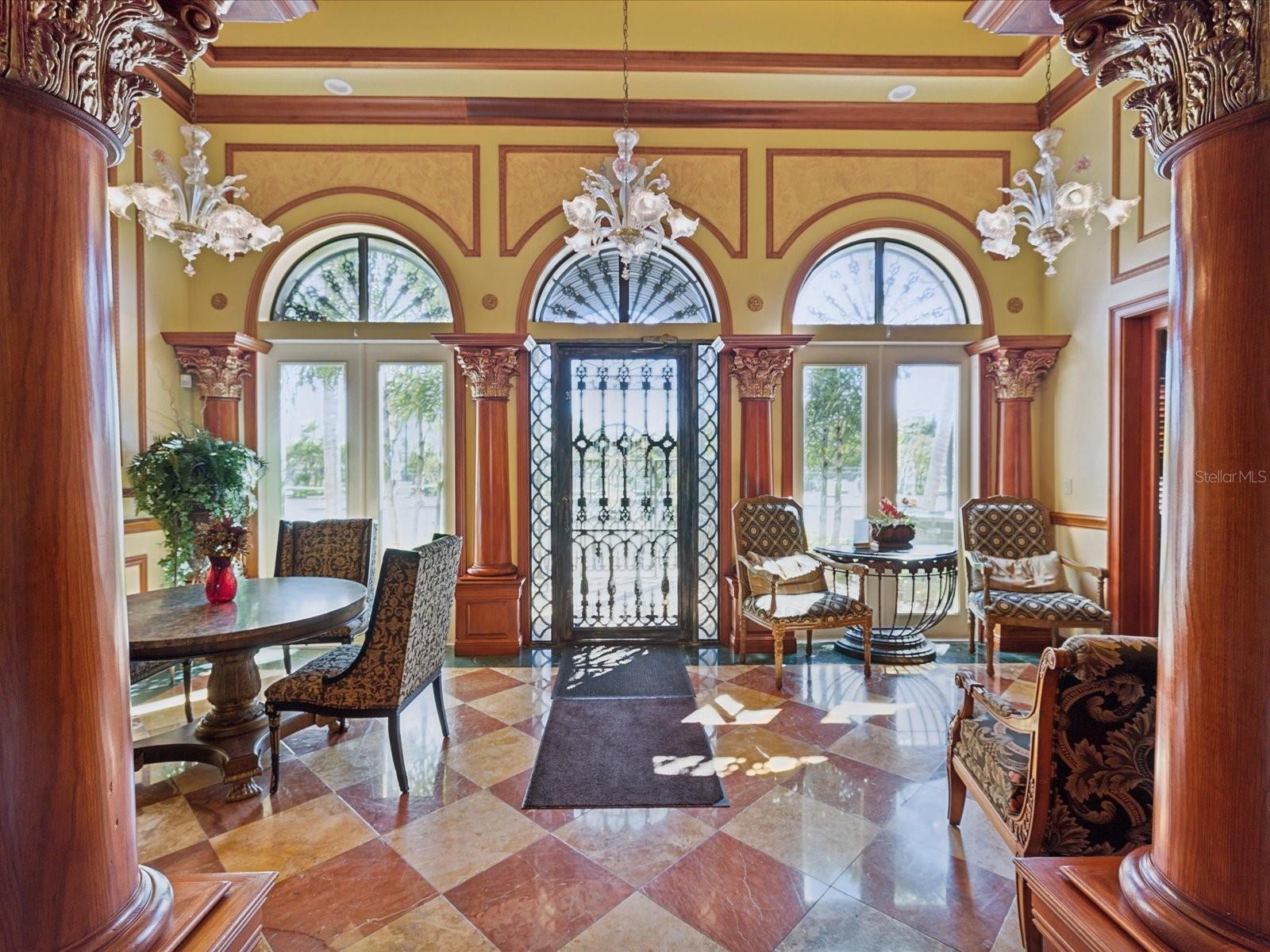 2733 VIA CIPRIANI #830B