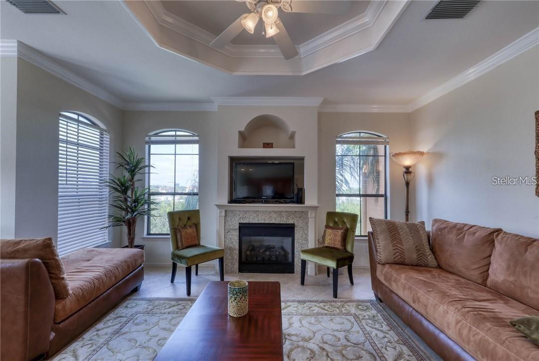 2733 VIA CIPRIANI #830B