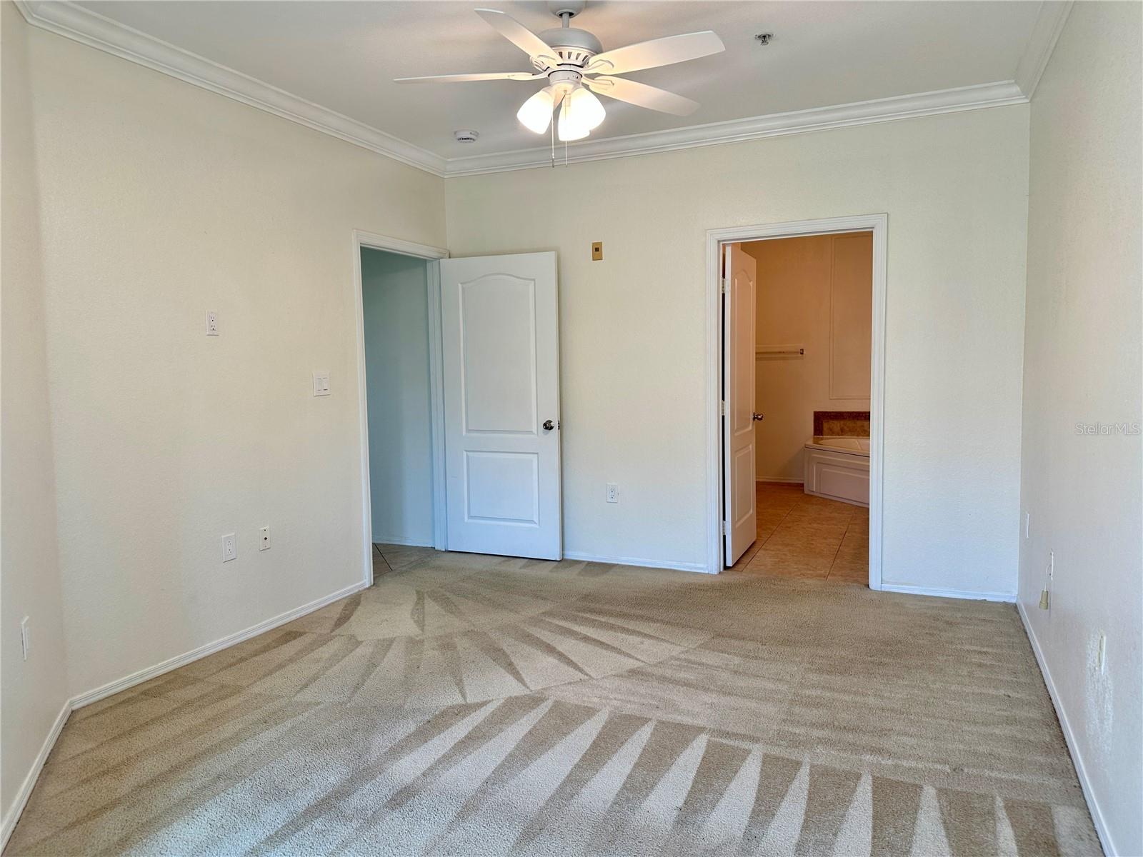 2733 VIA CIPRIANI #830B