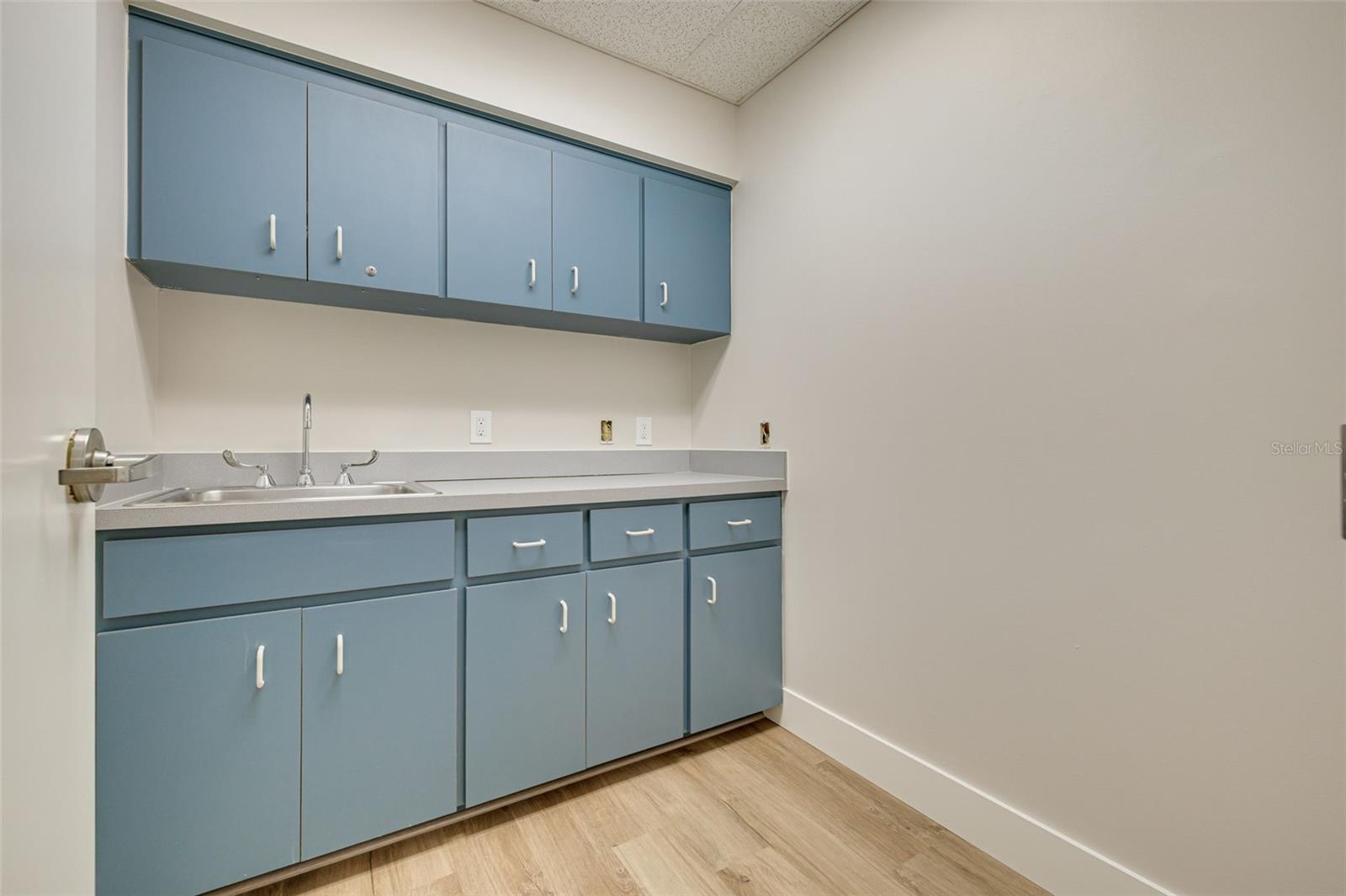 1465 S FORT HARRISON AVE