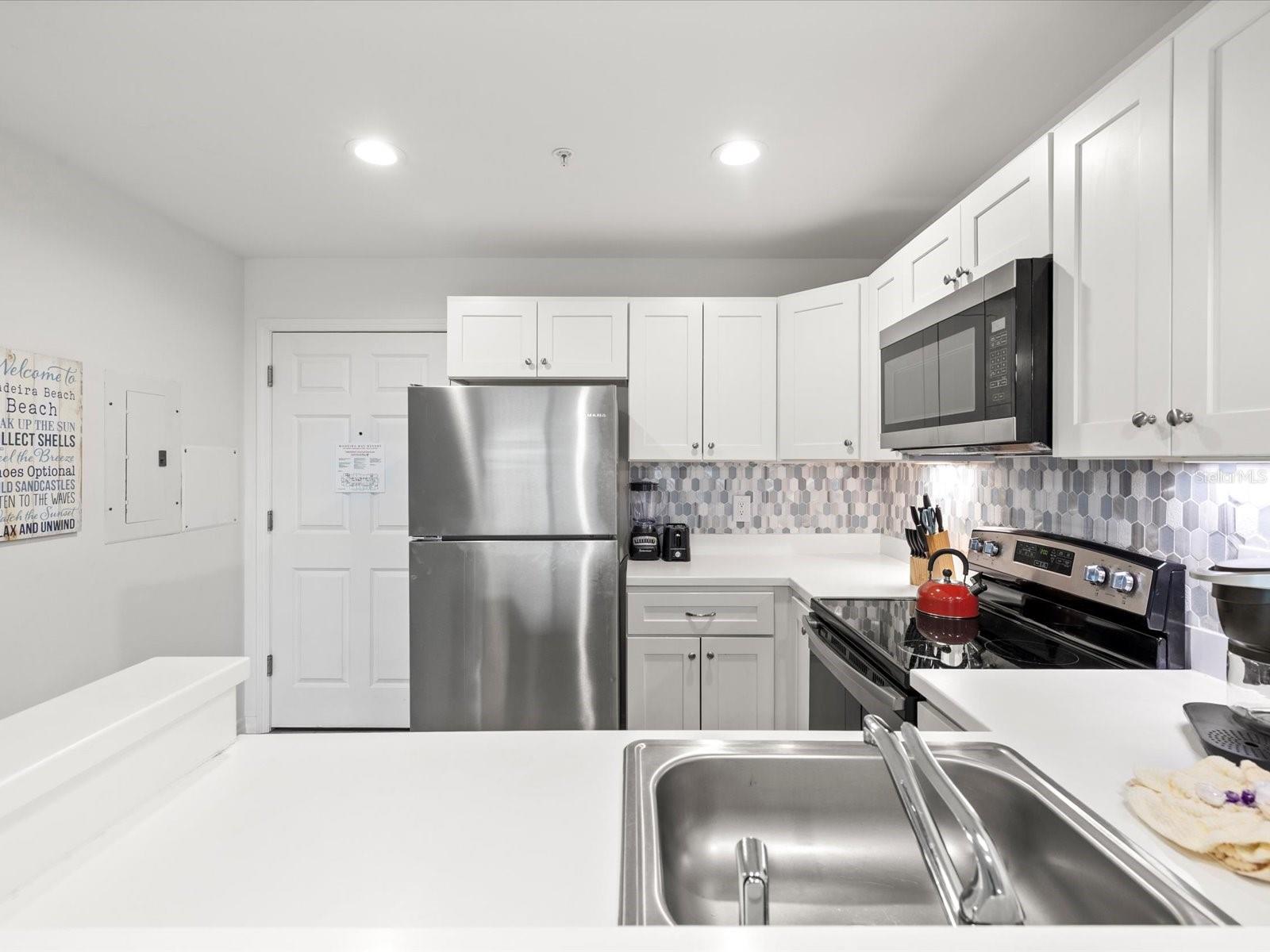 13101 GULF BLVD #1304