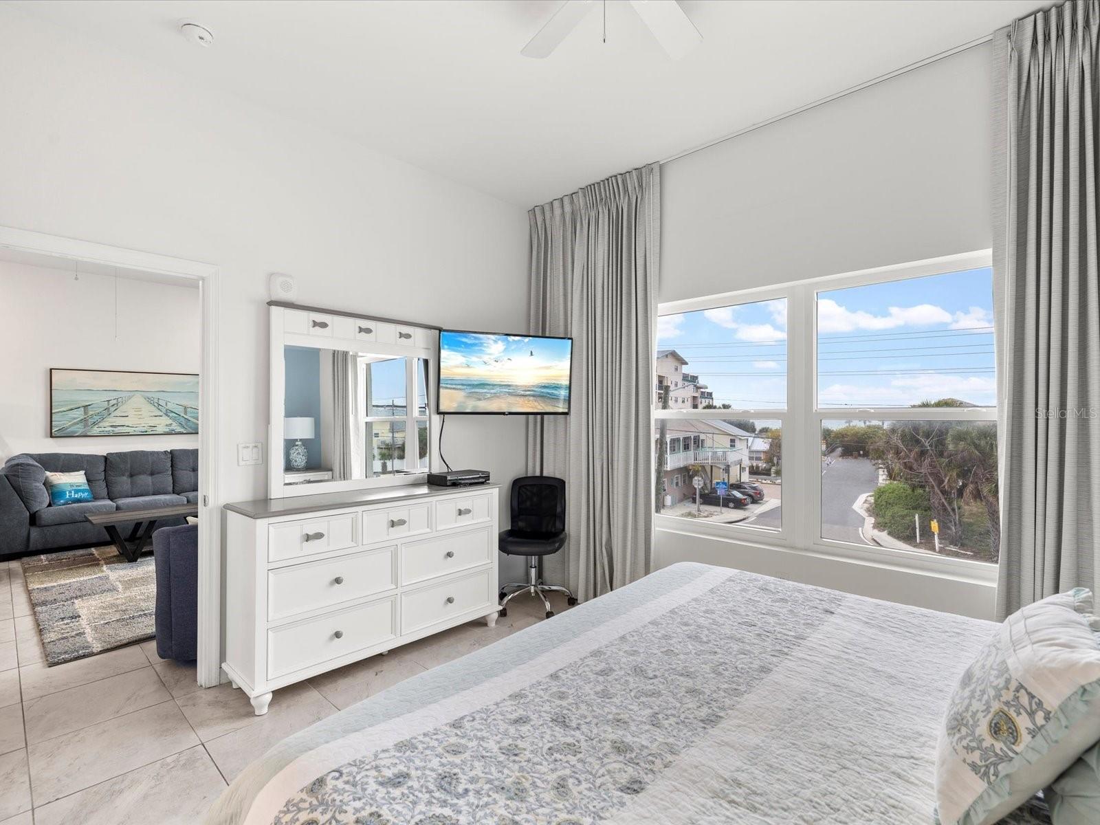 13101 GULF BLVD #1304