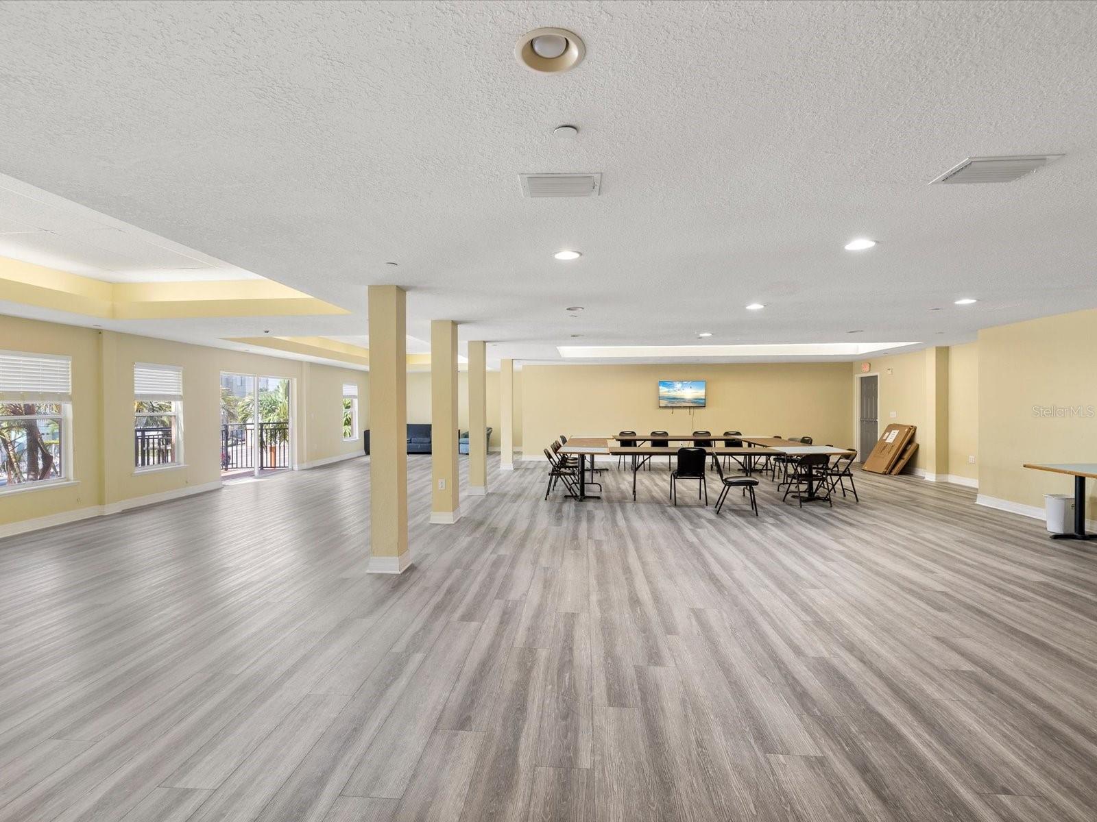 13101 GULF BLVD #1304