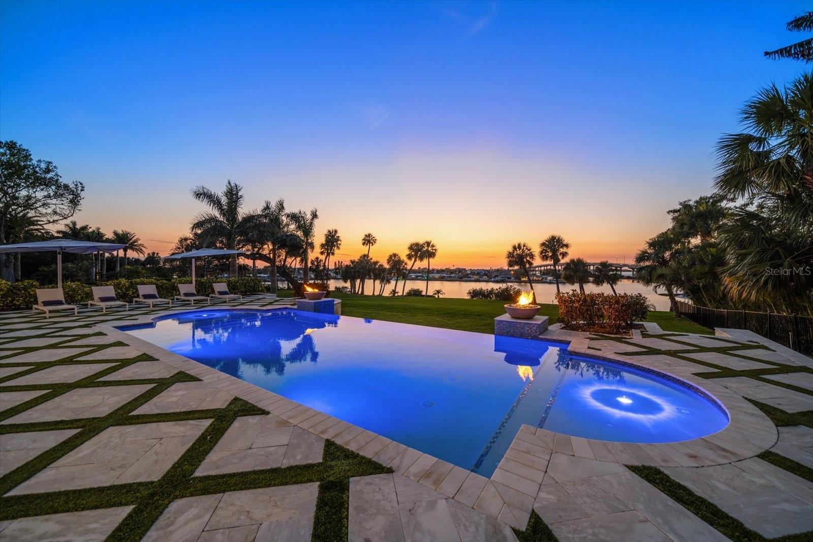 110 HARBOR VIEW LN