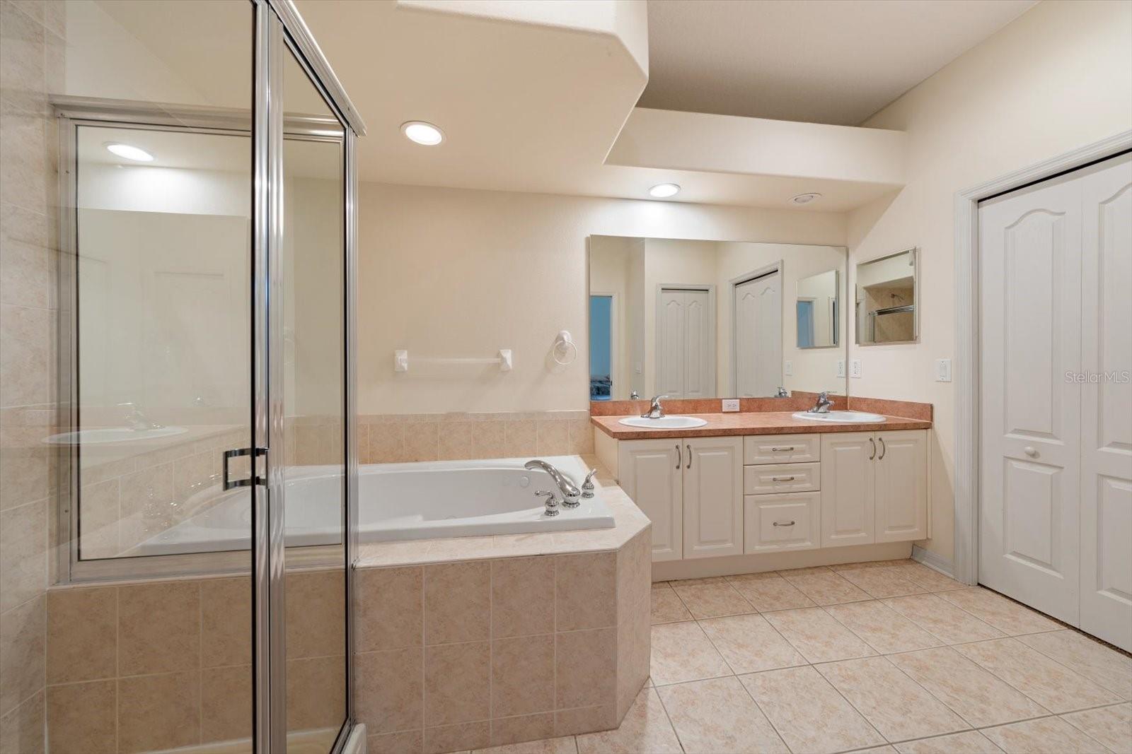 1620 RACHEL CT