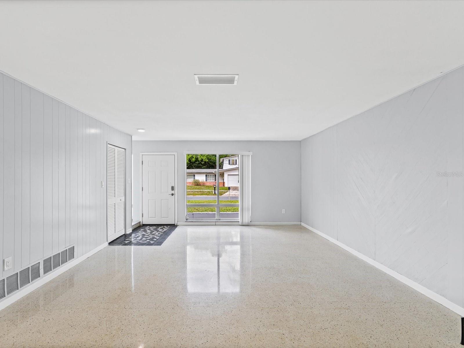 865 IMPERIAL DR