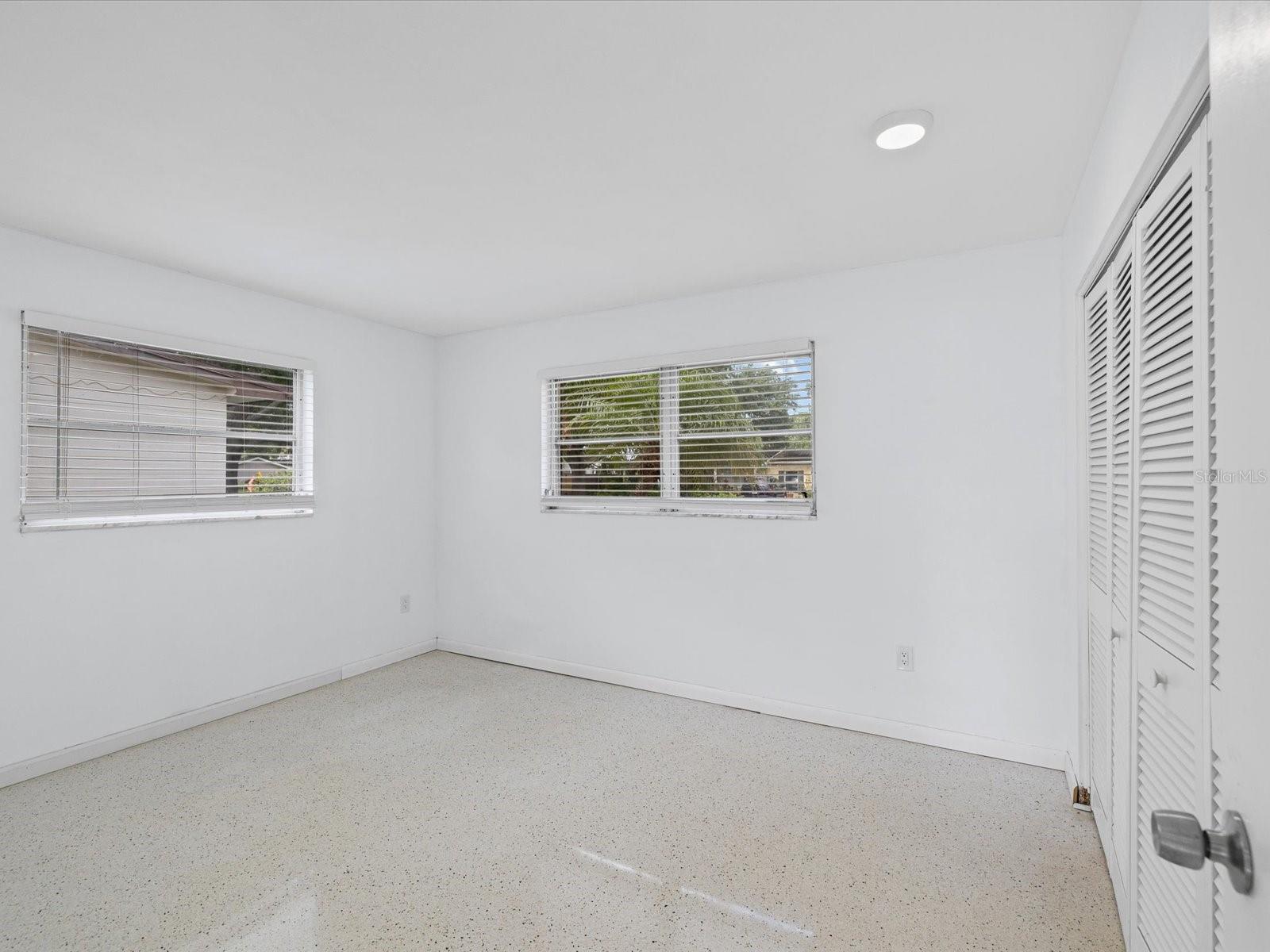 865 IMPERIAL DR