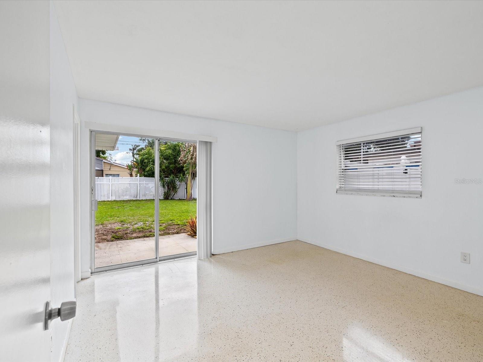 865 IMPERIAL DR