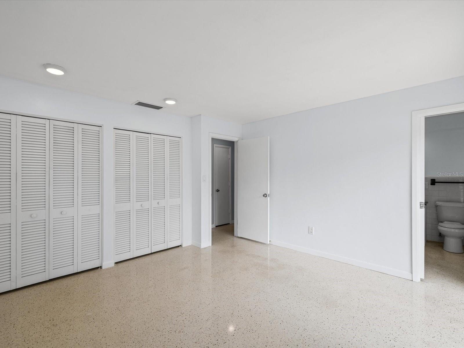 865 IMPERIAL DR
