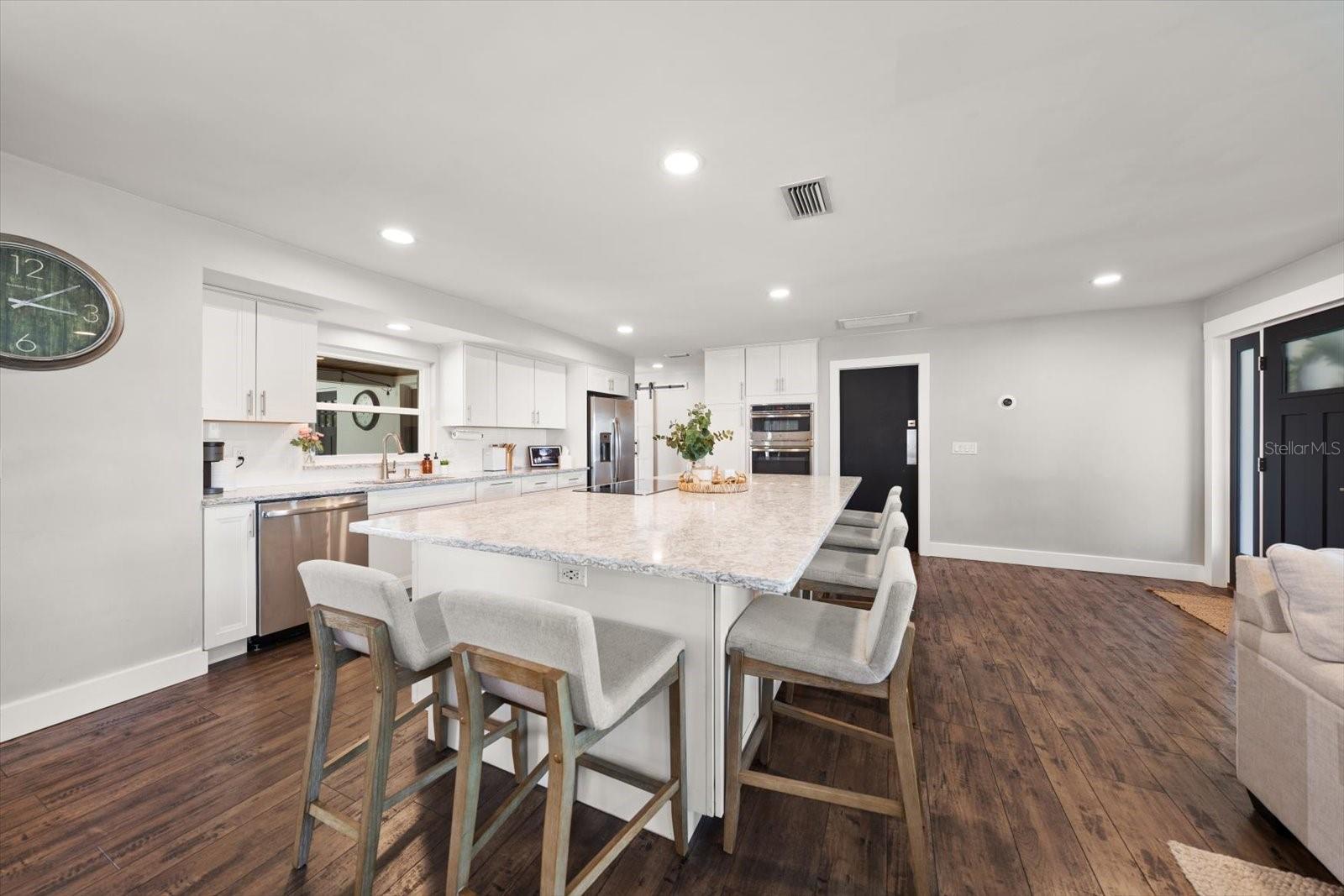 1049 MCCARTY ST