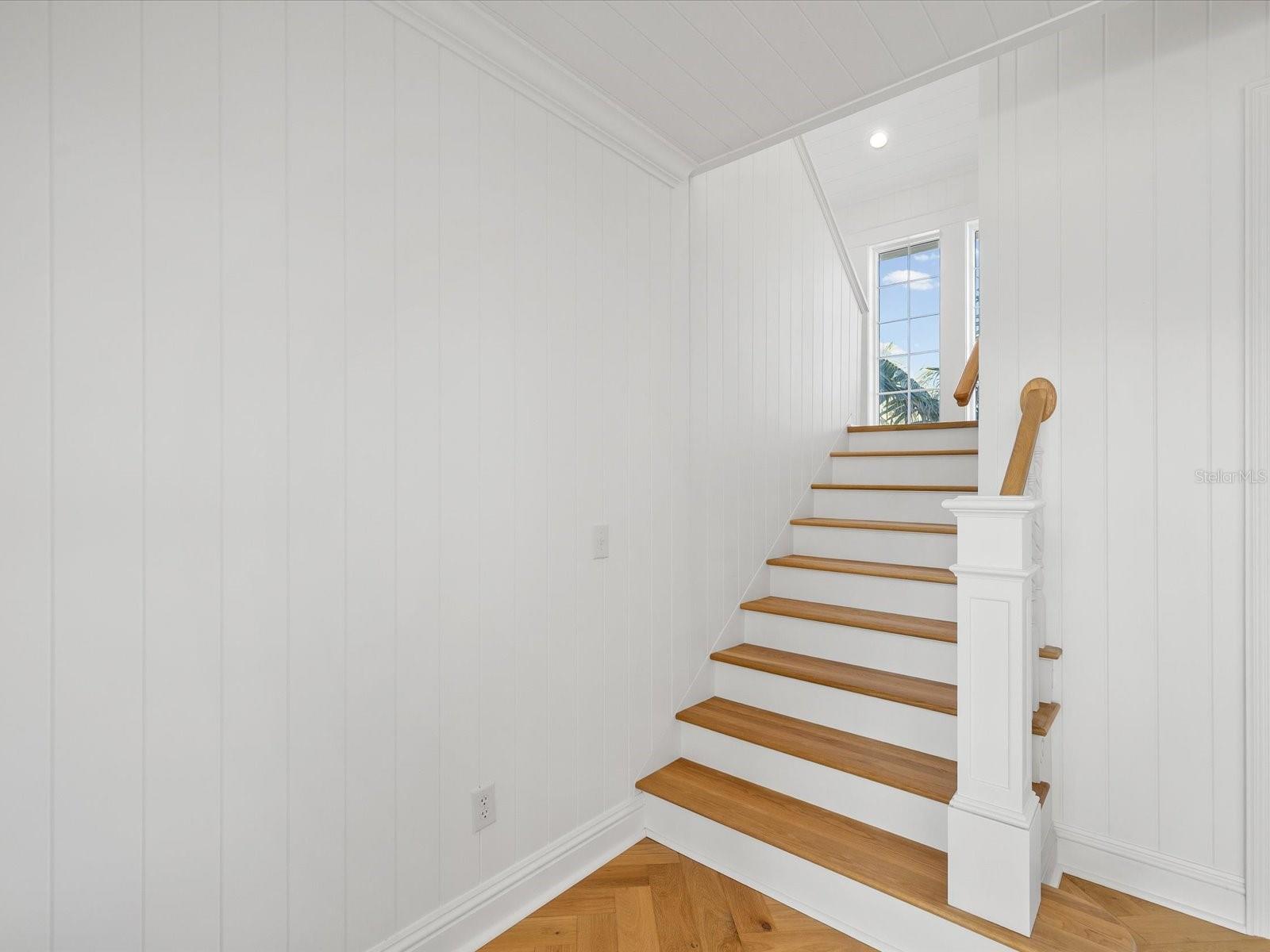 433 ST ANDREWS DR
