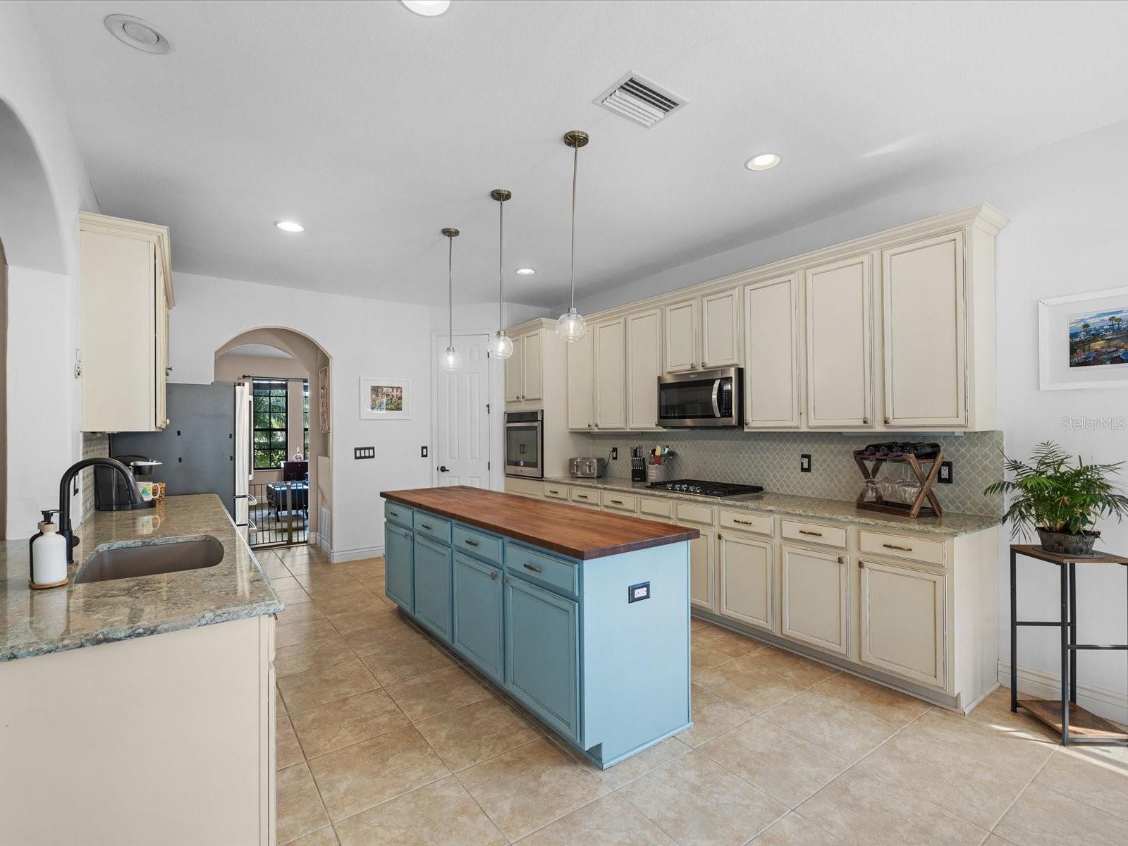 3720 MARBURY CT