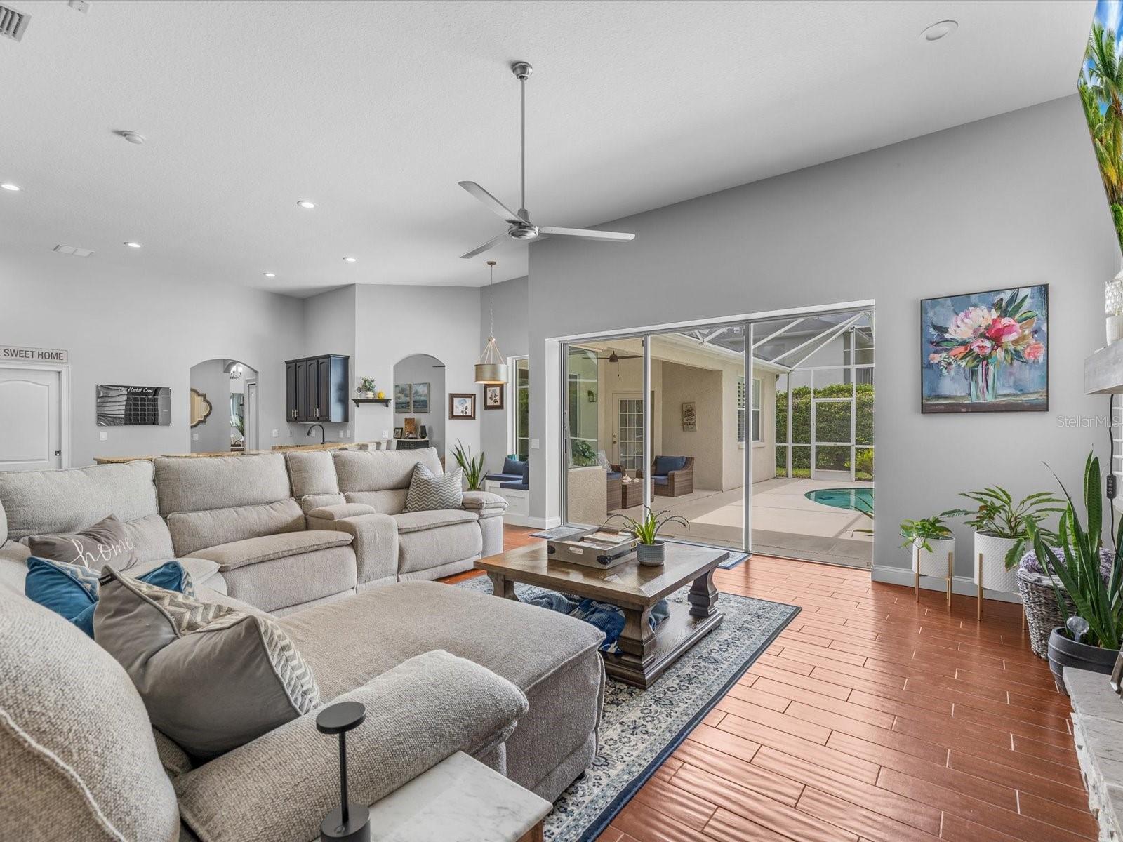 19119 LARCHMONT DR