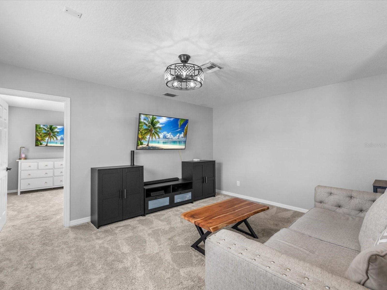 19119 LARCHMONT DR
