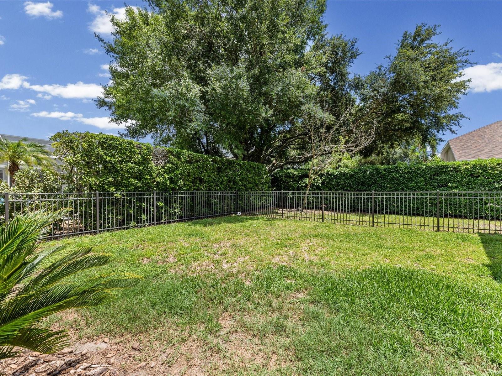 19119 LARCHMONT DR