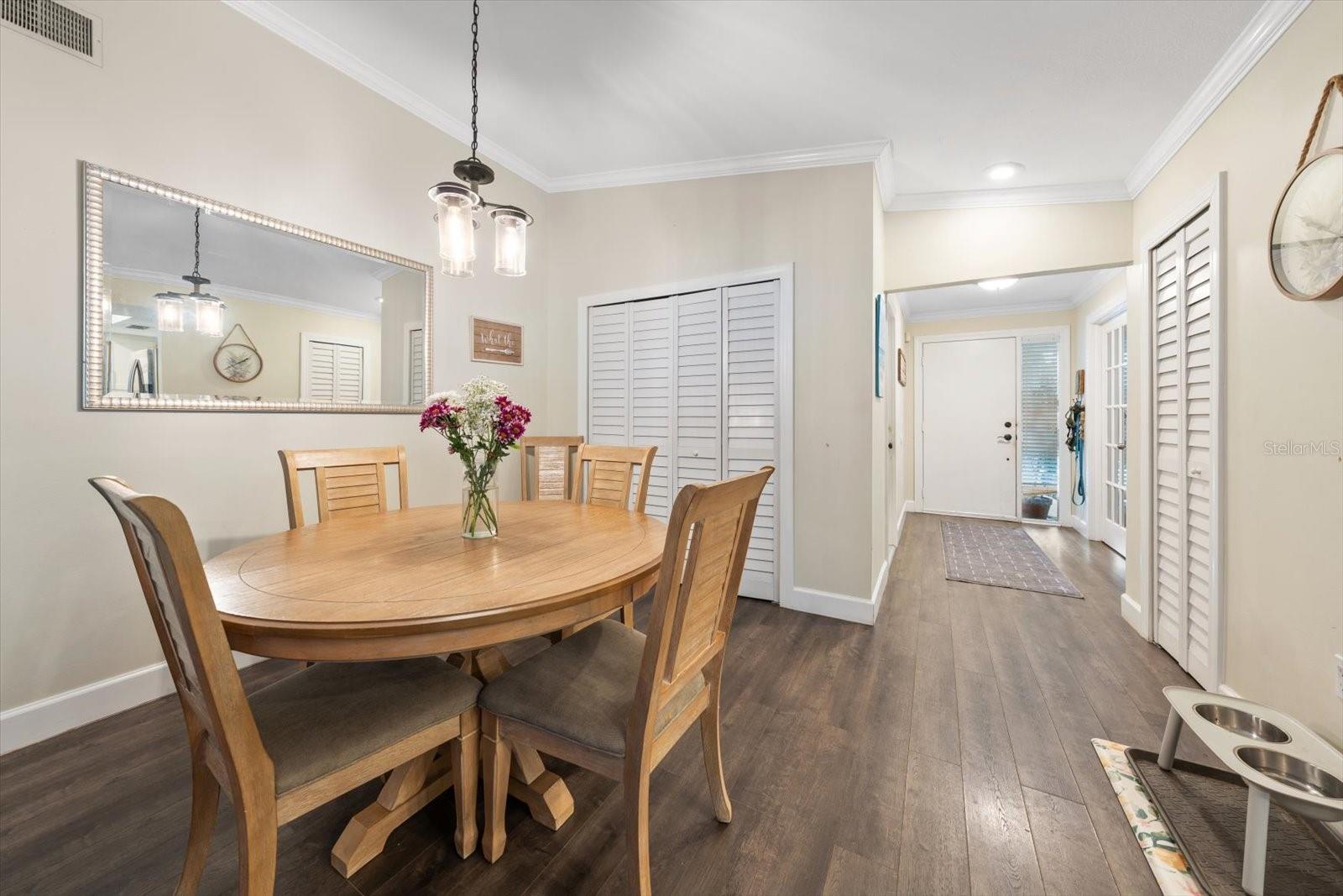 521 MERAVAN DR