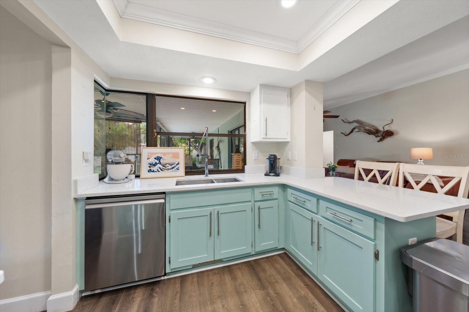521 MERAVAN DR
