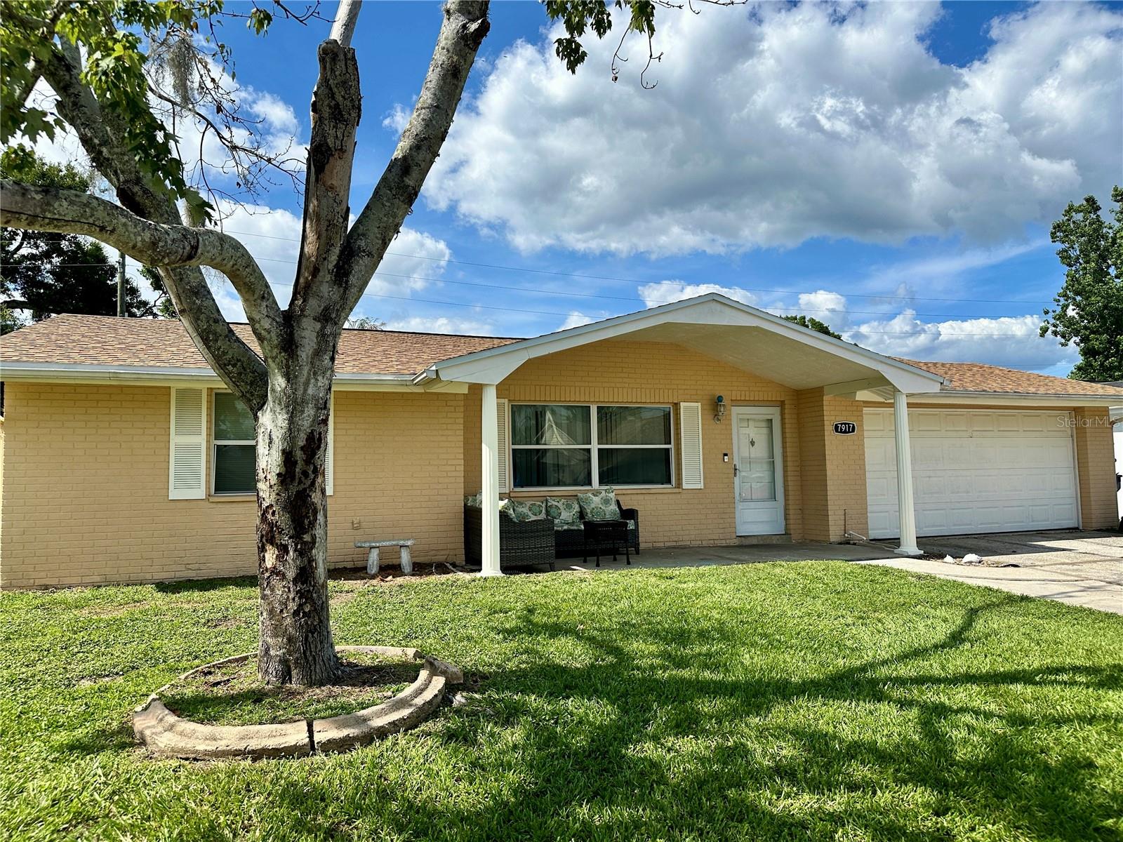 7917 FOXWOOD DR
