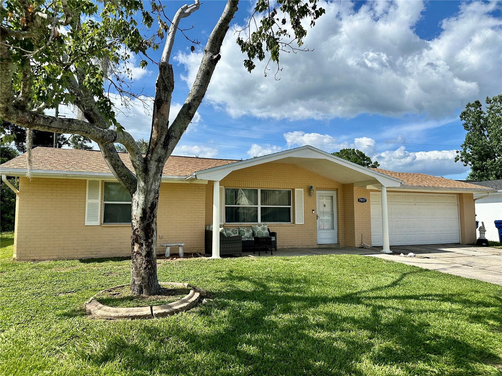 7917 FOXWOOD DR