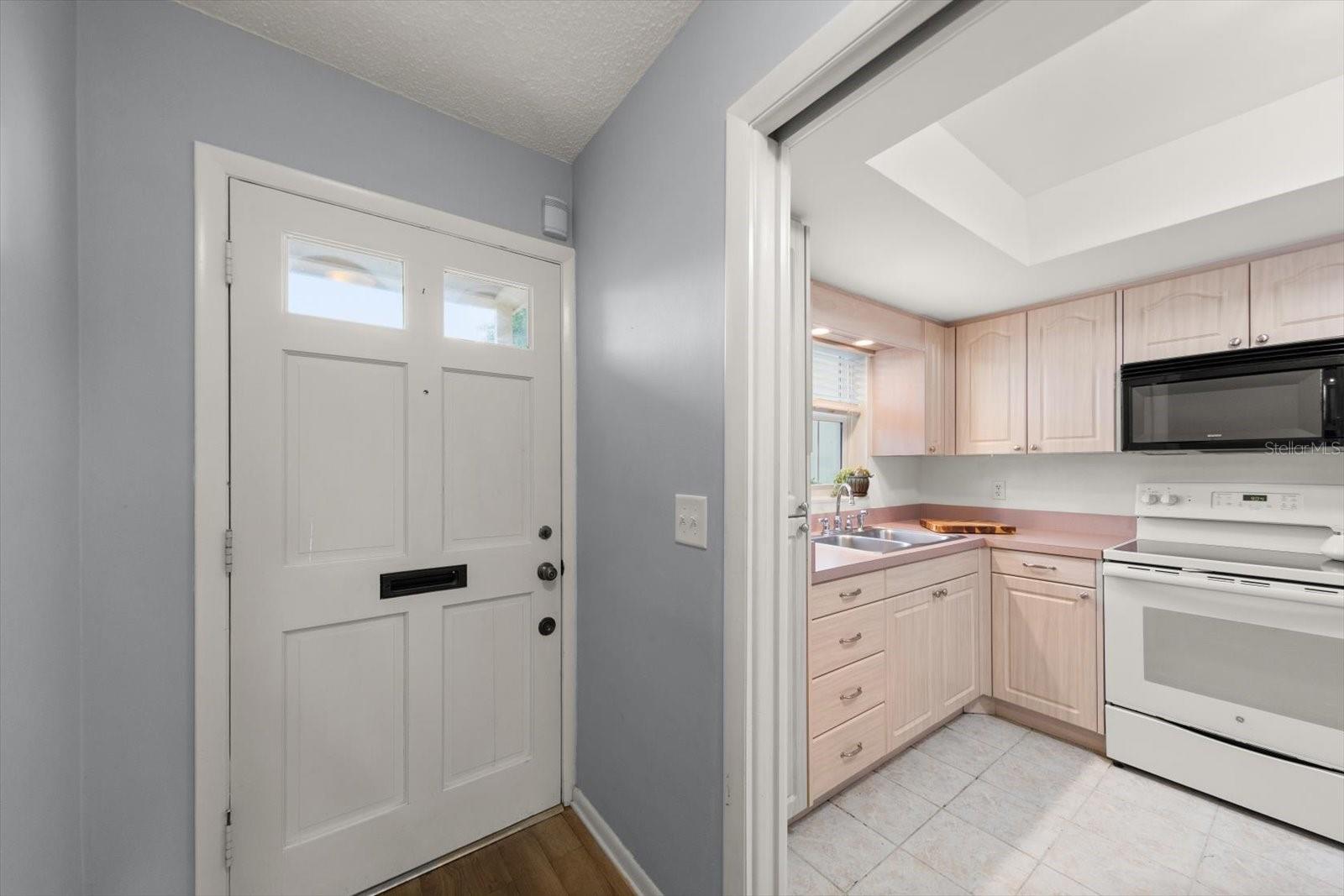 1668 S LAKE AVE #2