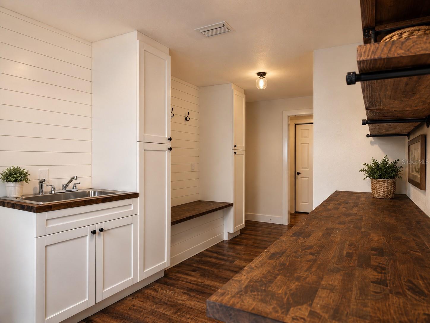 810 ALLAMANDA DR