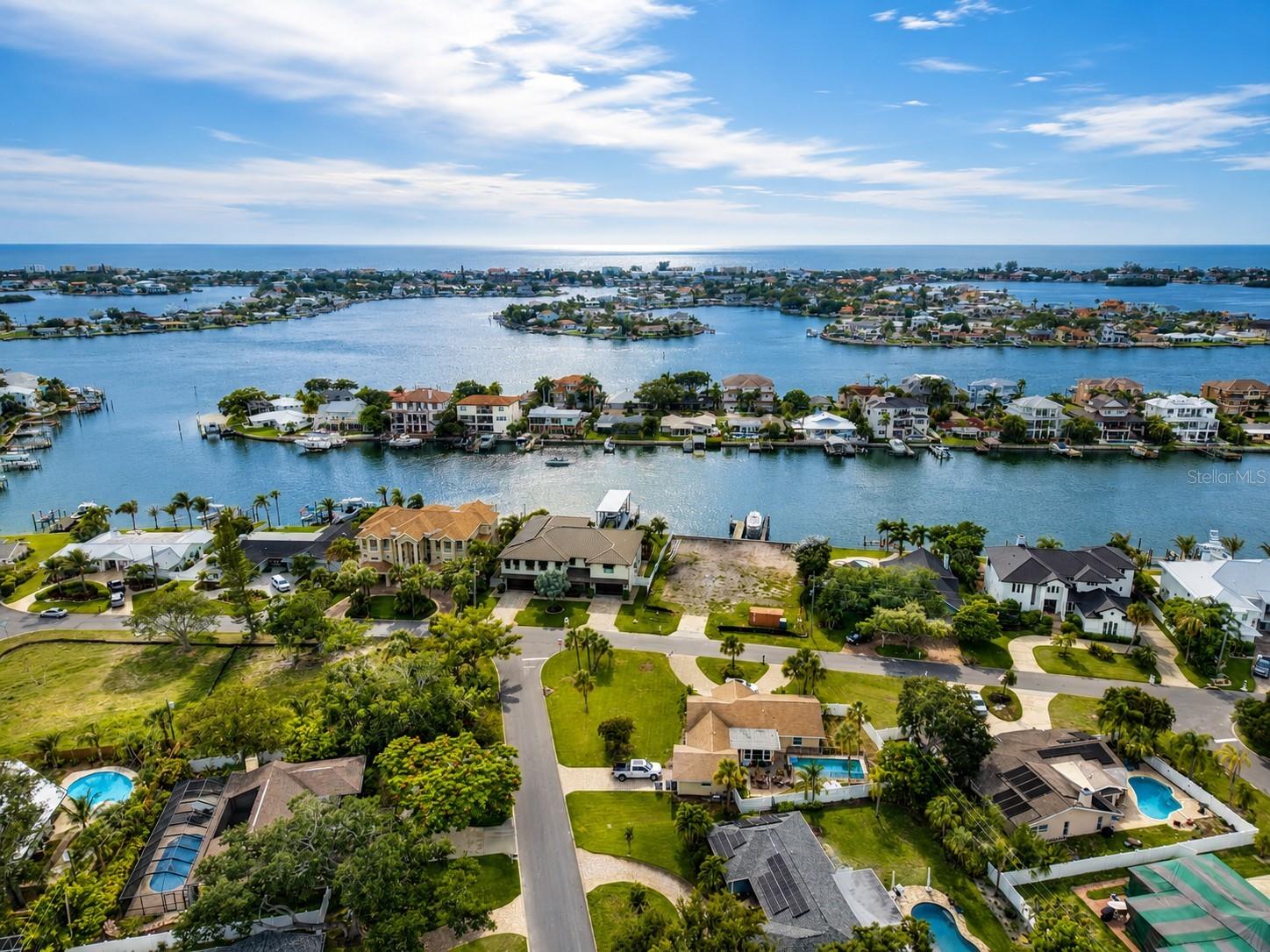 810 ALLAMANDA DR