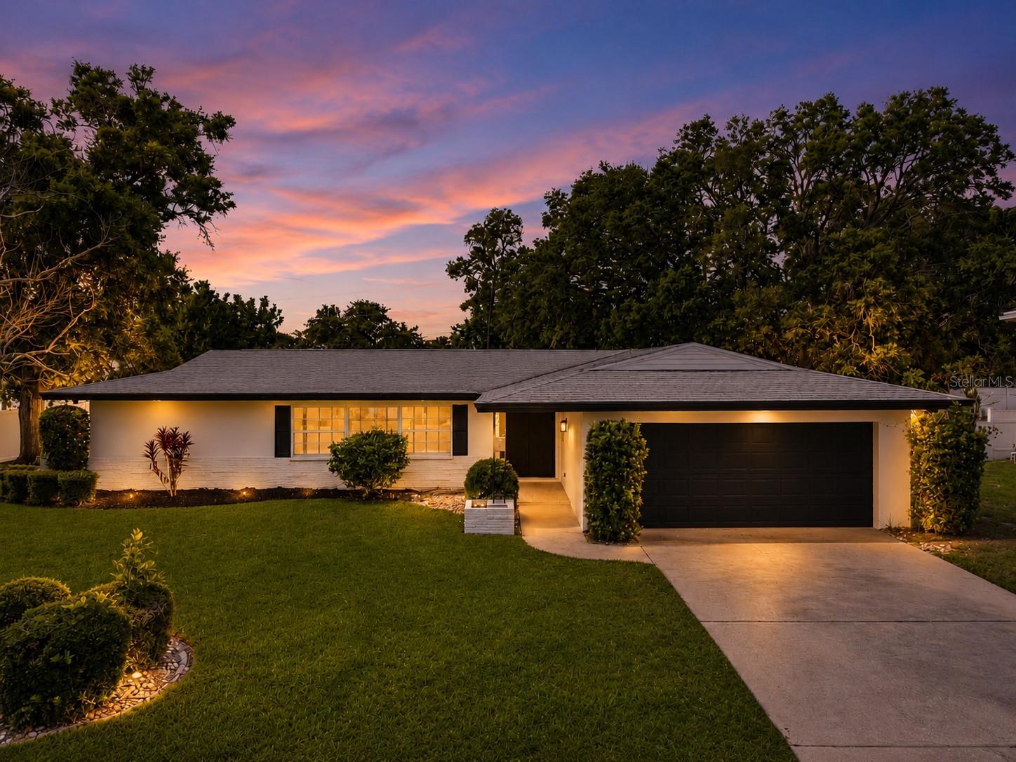 810 ALLAMANDA DR