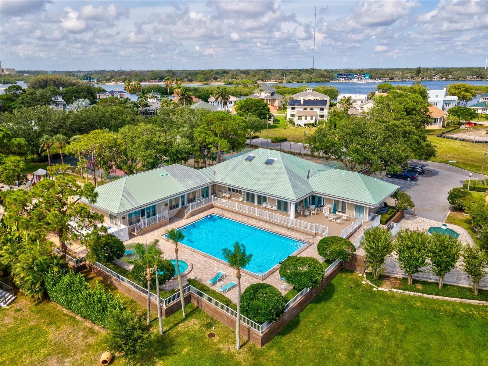 2057 N POINTE ALEXIS DR
