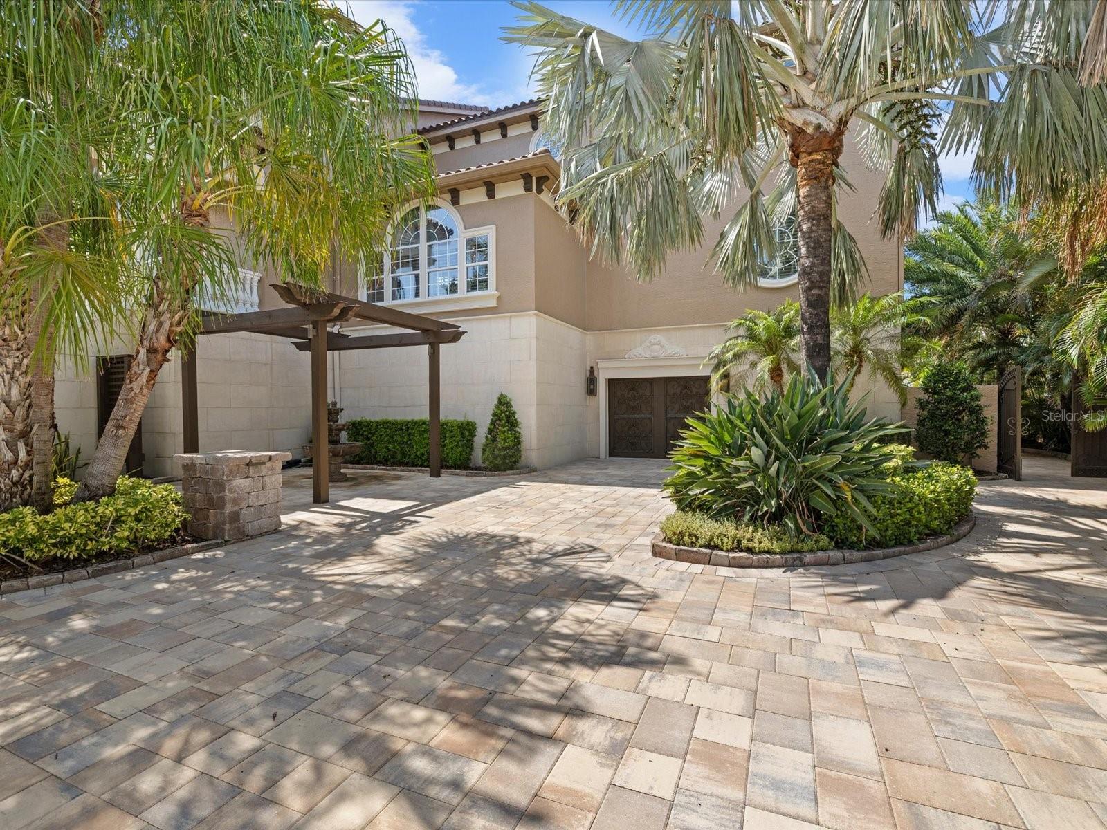 2057 N POINTE ALEXIS DR