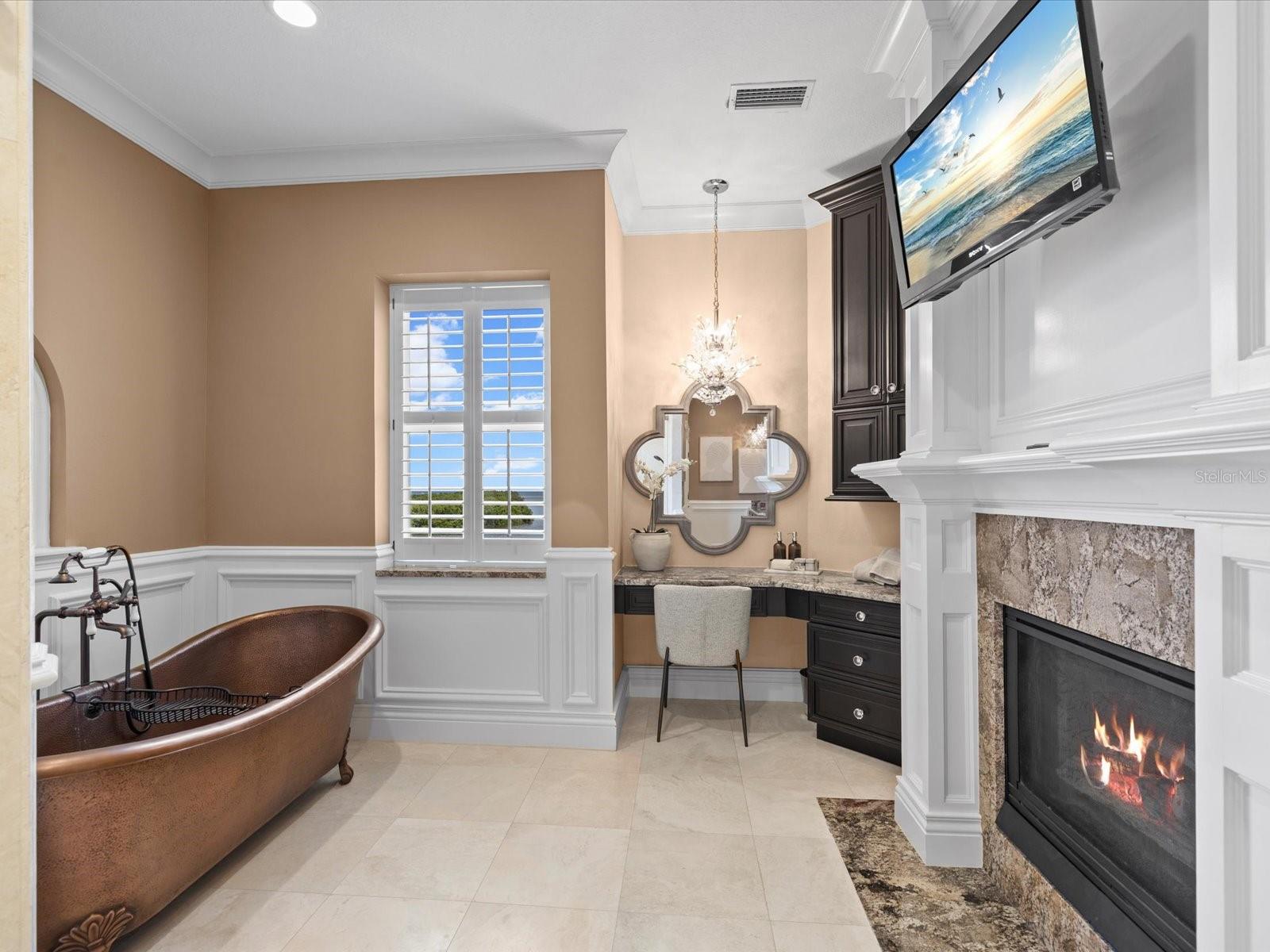 2057 N POINTE ALEXIS DR