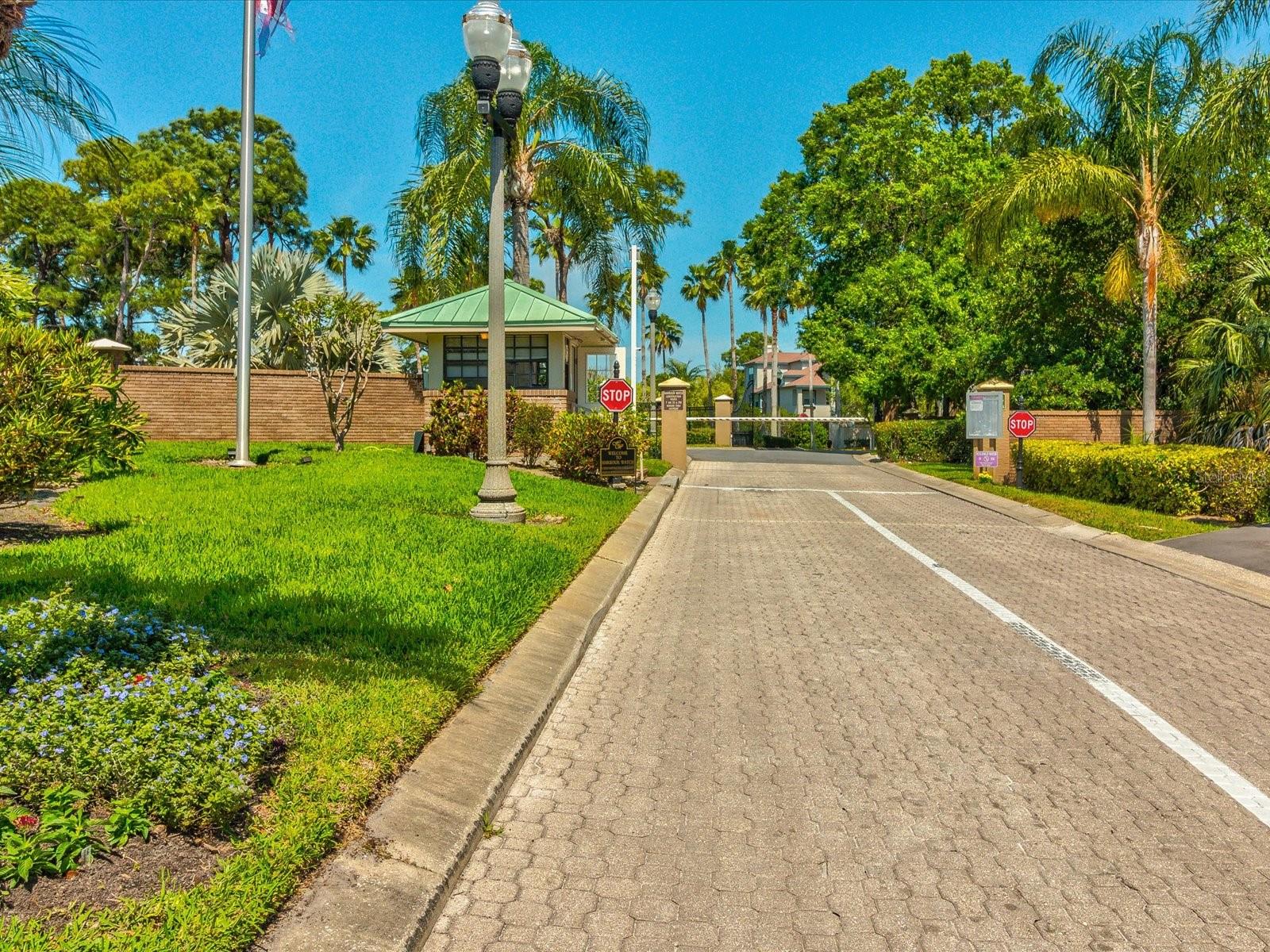 2057 N POINTE ALEXIS DR