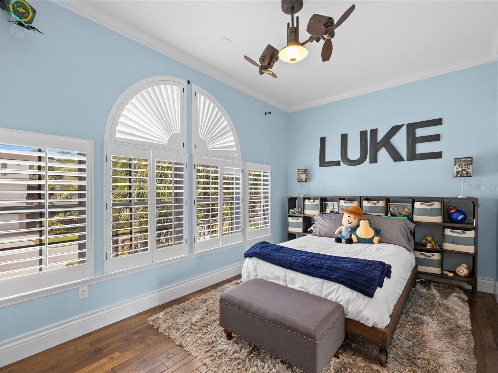 2057 N POINTE ALEXIS DR
