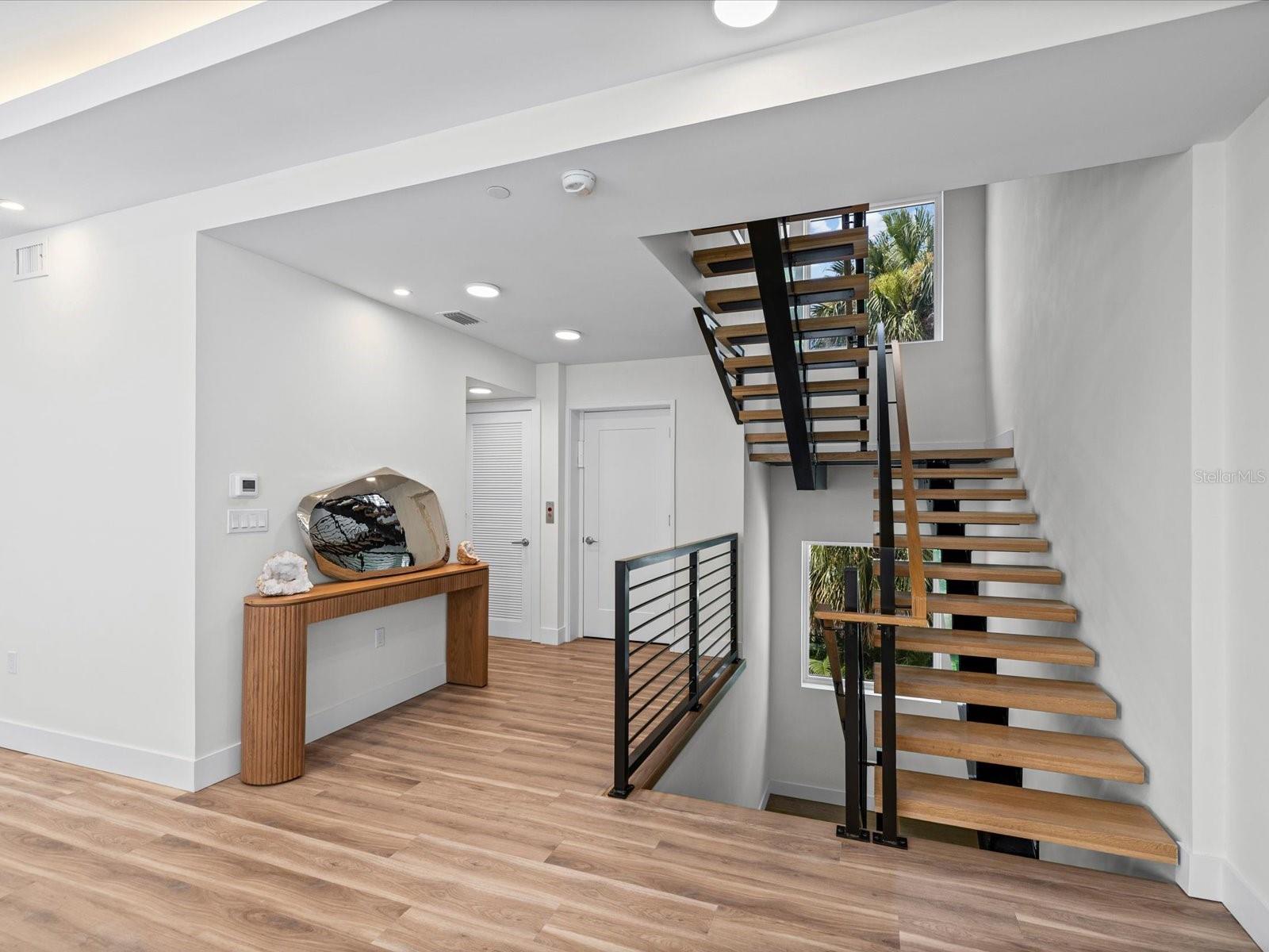 868 N OSCEOLA AVE