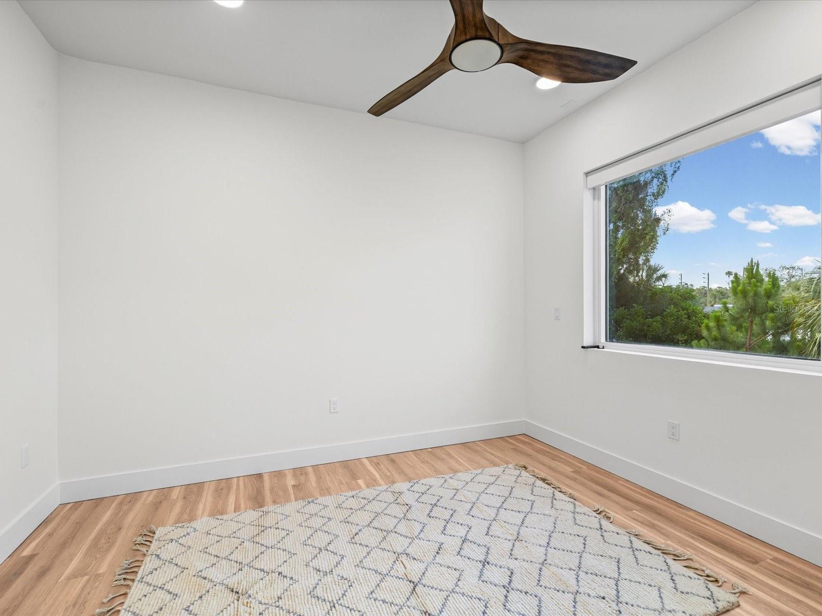 868 N OSCEOLA AVE