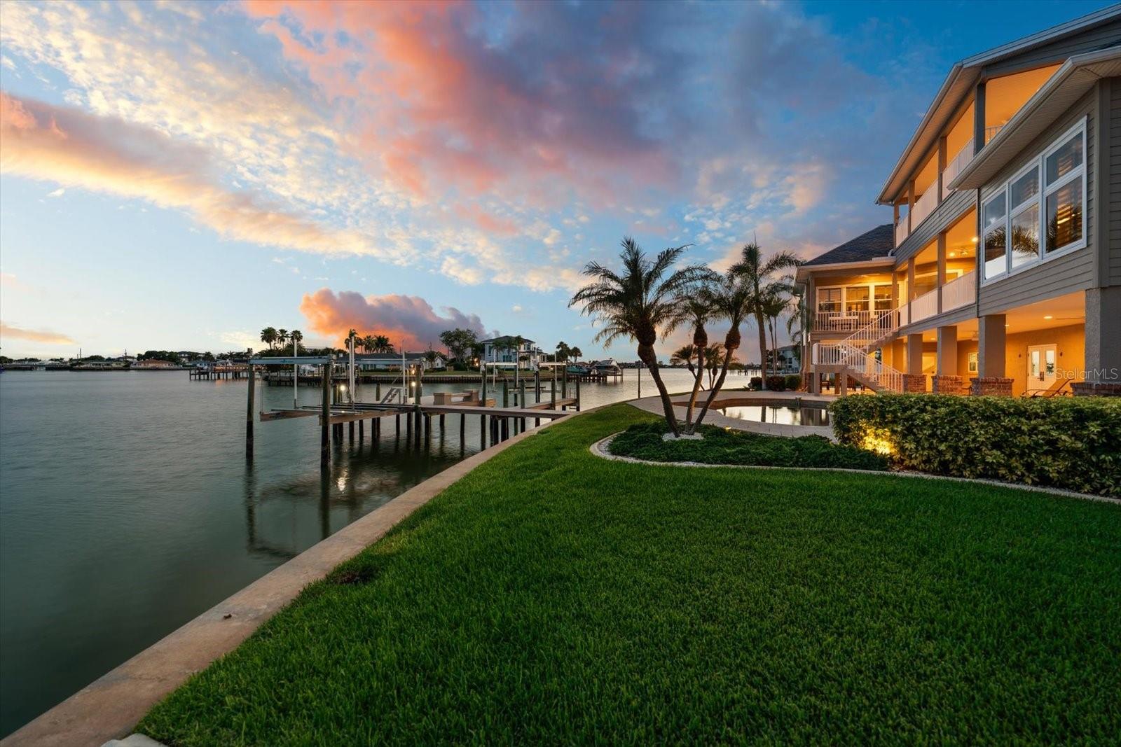226 POINCIANA LN