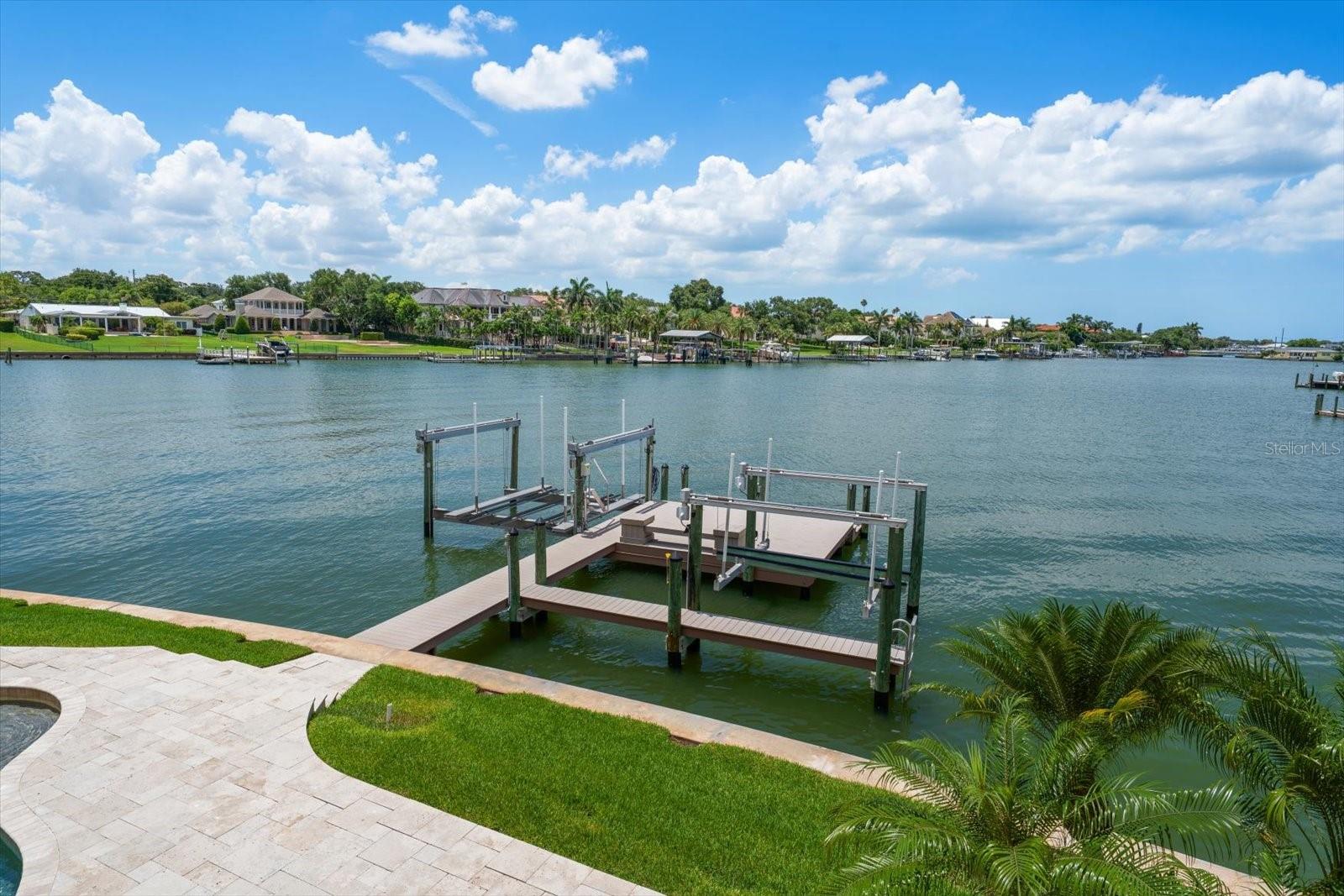 226 POINCIANA LN