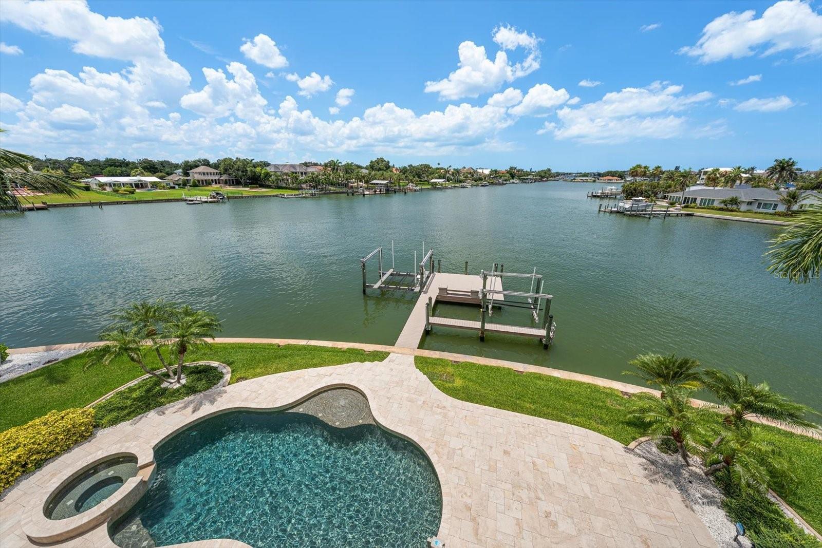 226 POINCIANA LN