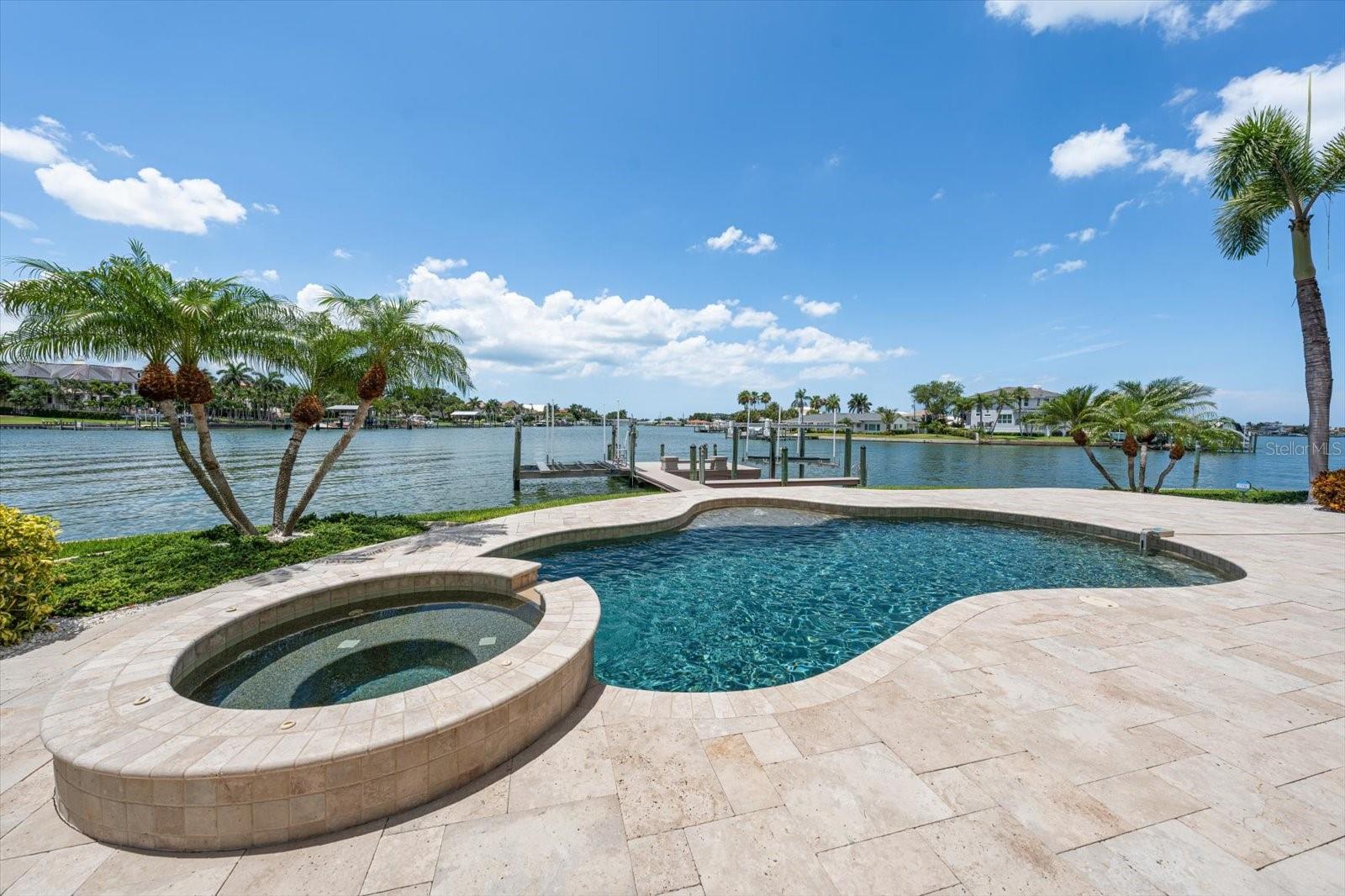 226 POINCIANA LN