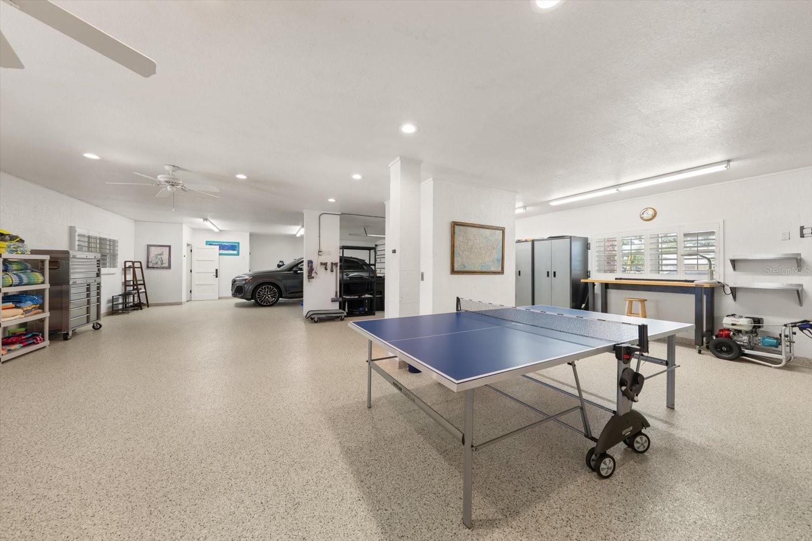 226 POINCIANA LN