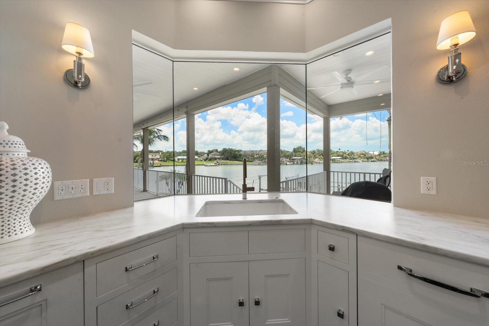 226 POINCIANA LN