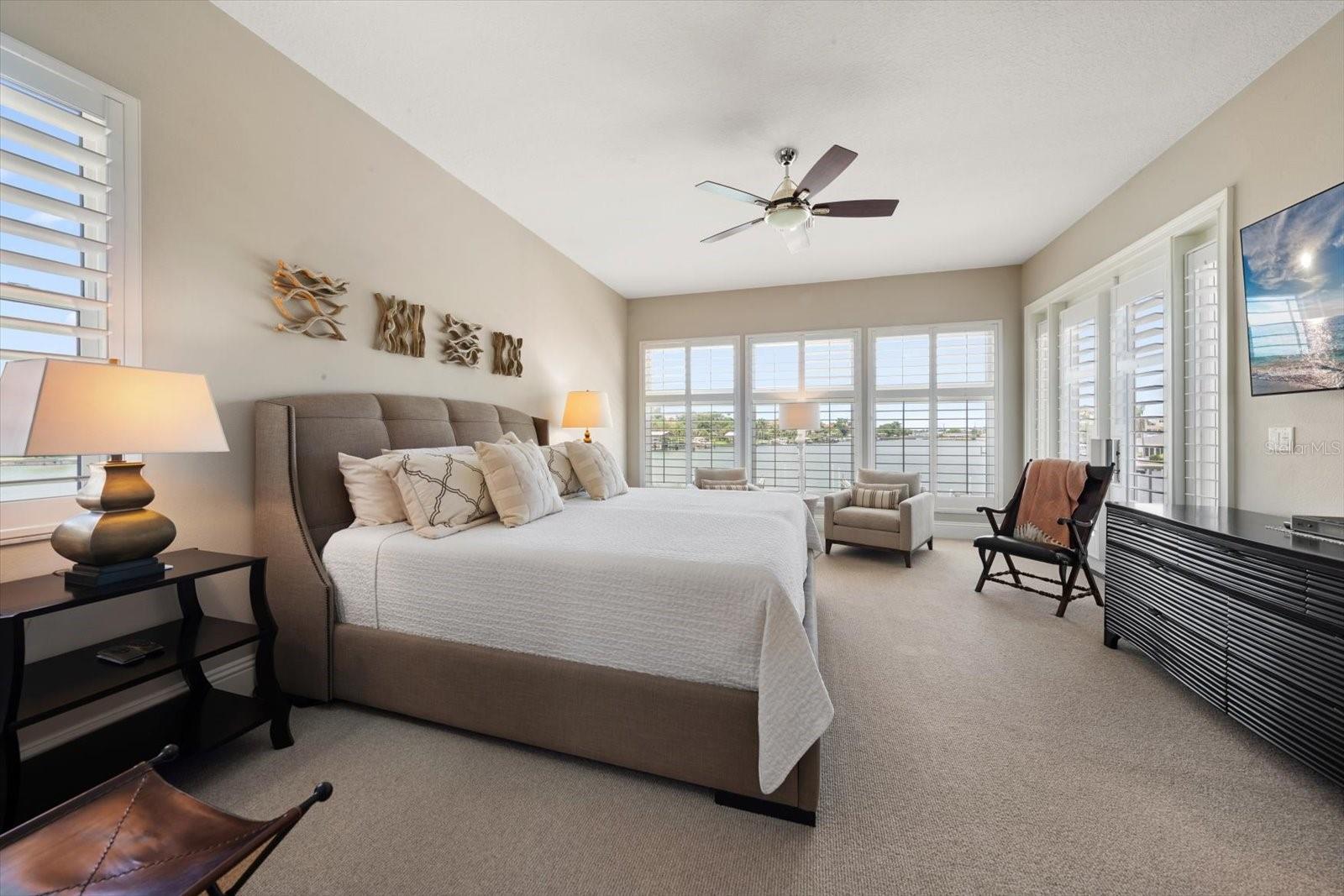 226 POINCIANA LN
