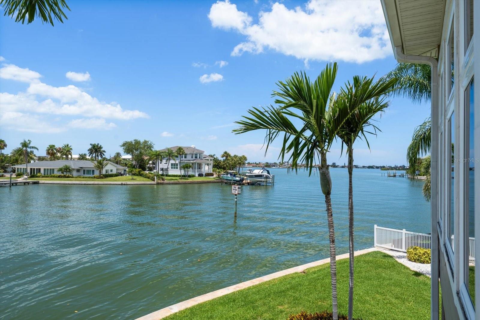 226 POINCIANA LN