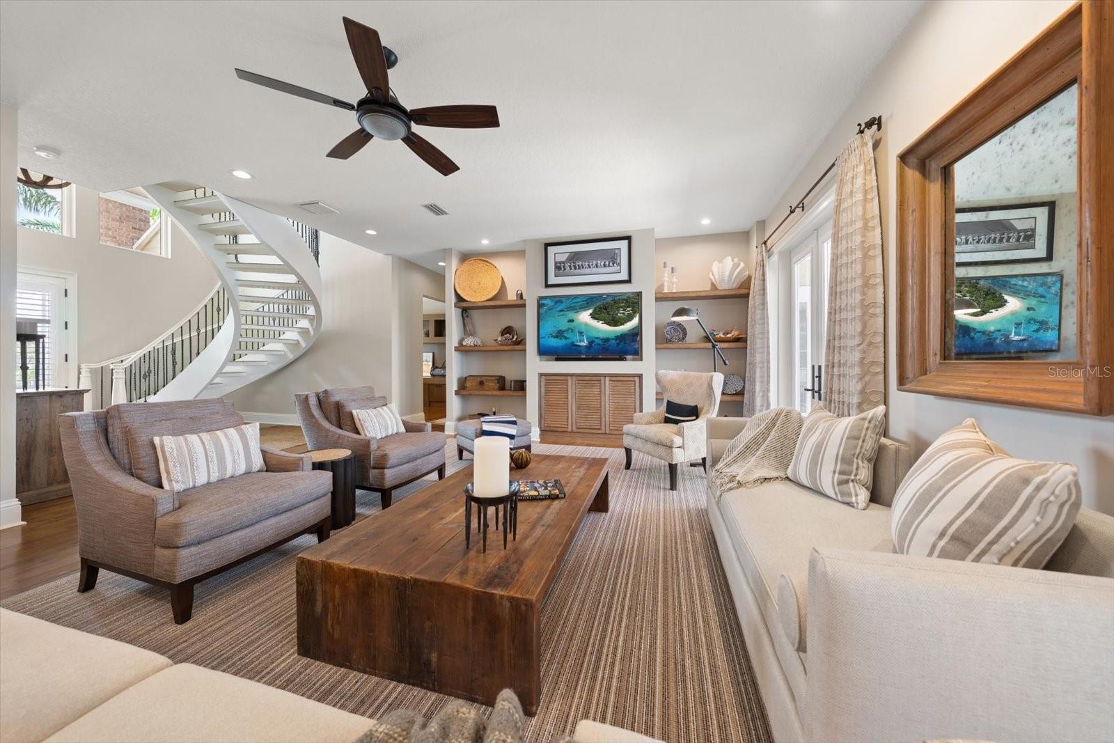 226 POINCIANA LN